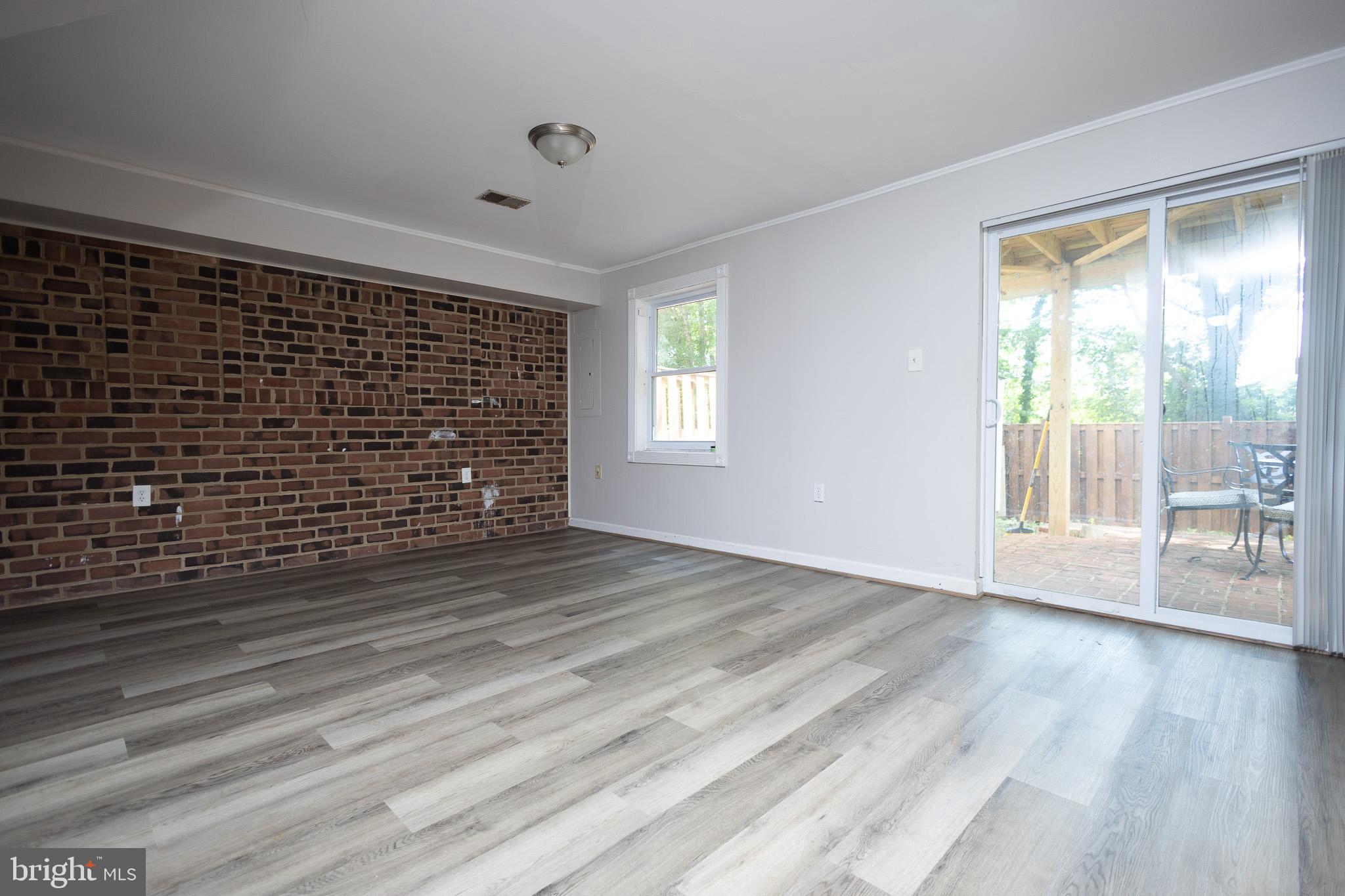 LOGAN WOODS - Residential Lease