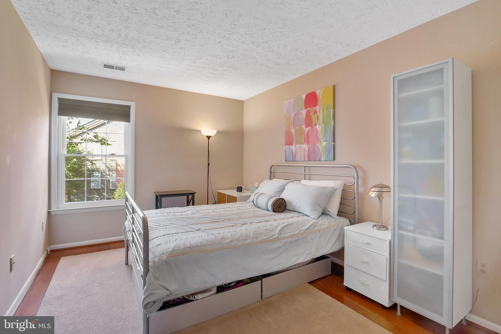 THE FALLS GARDEN - Residential