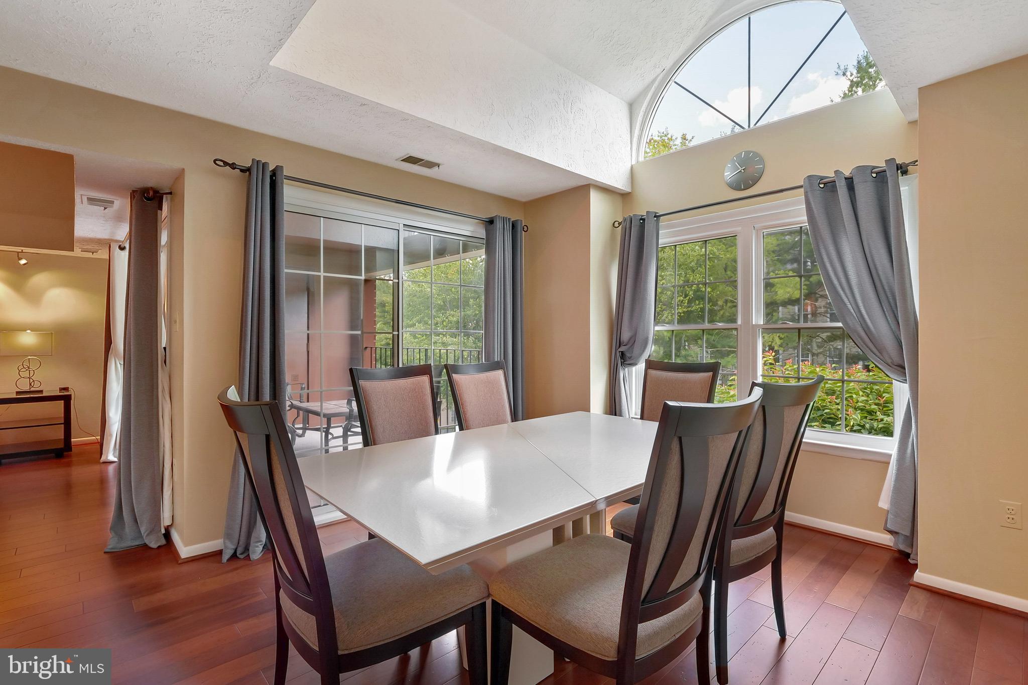 THE FALLS GARDEN - Residential