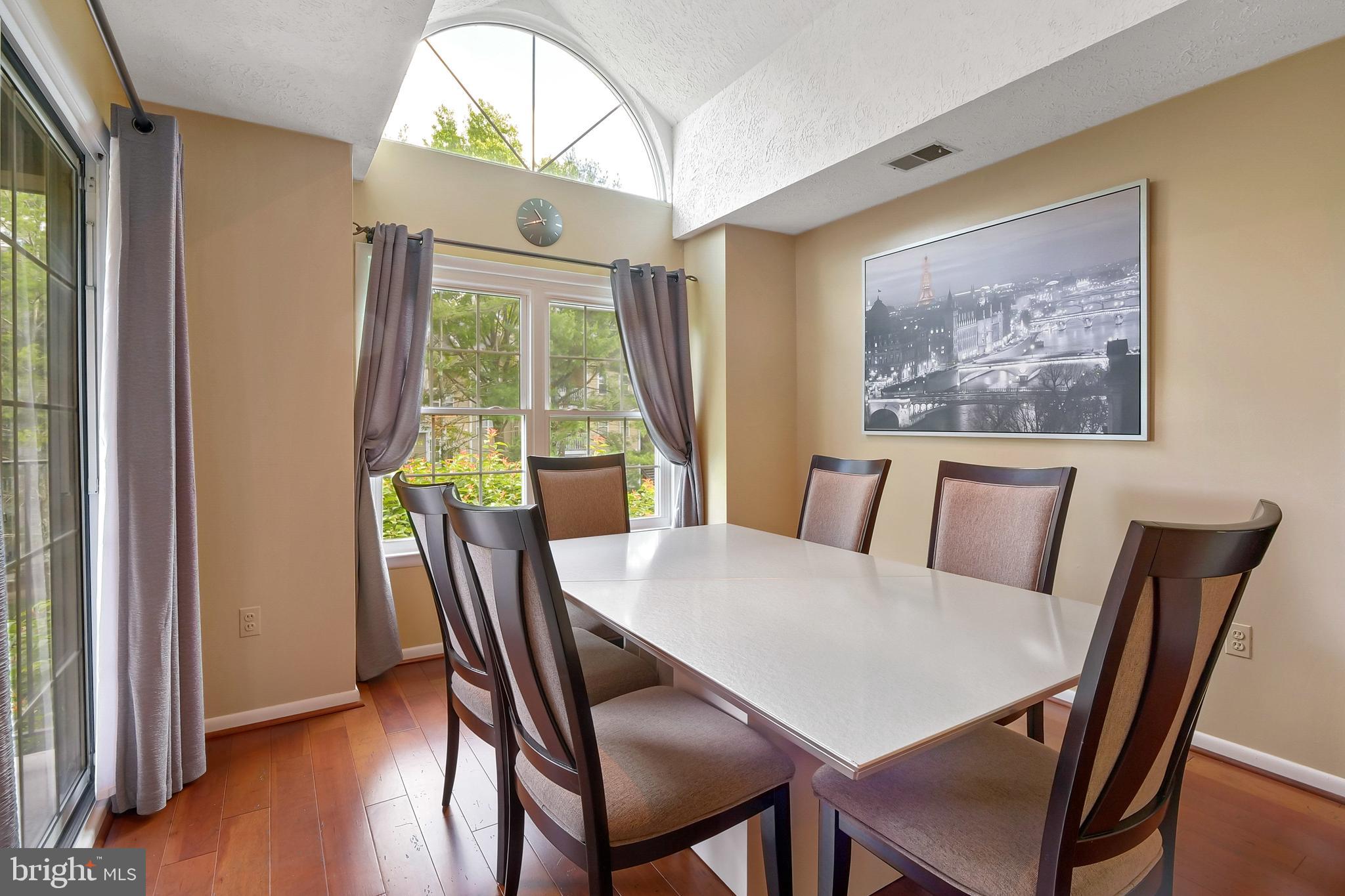 THE FALLS GARDEN - Residential