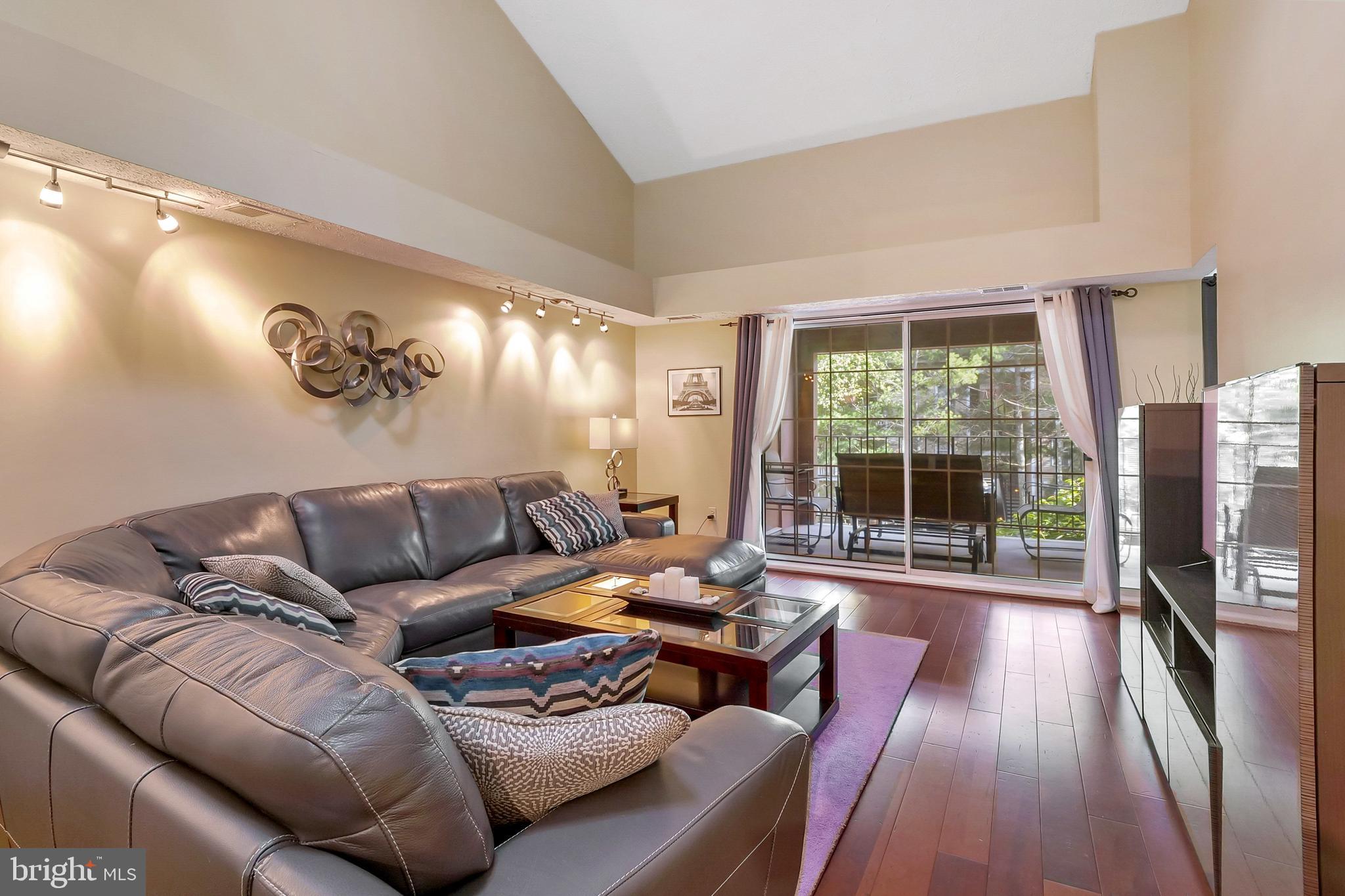 THE FALLS GARDEN - Residential