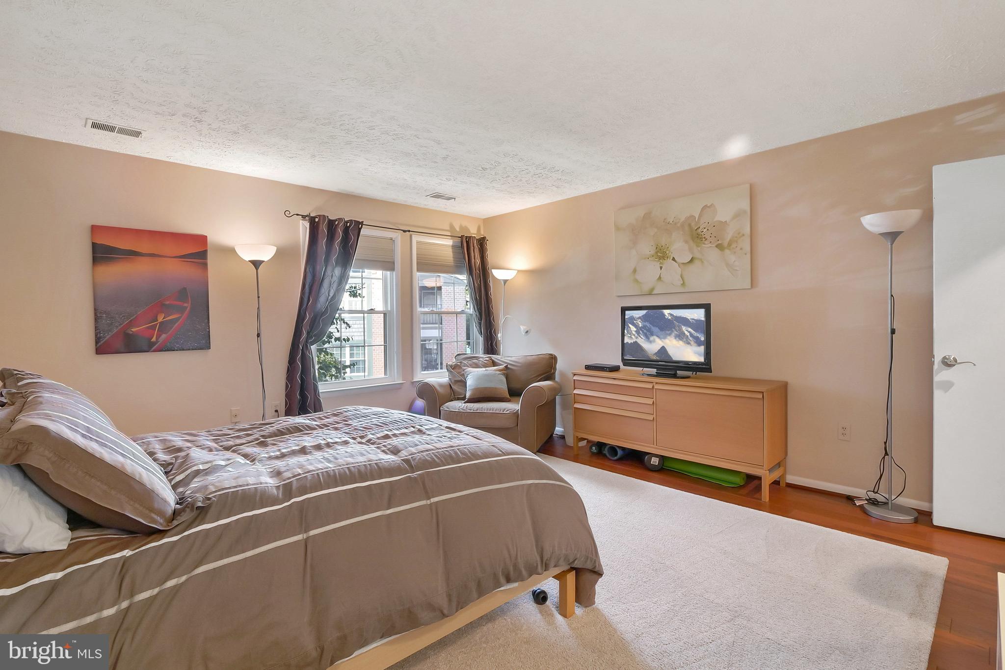 THE FALLS GARDEN - Residential