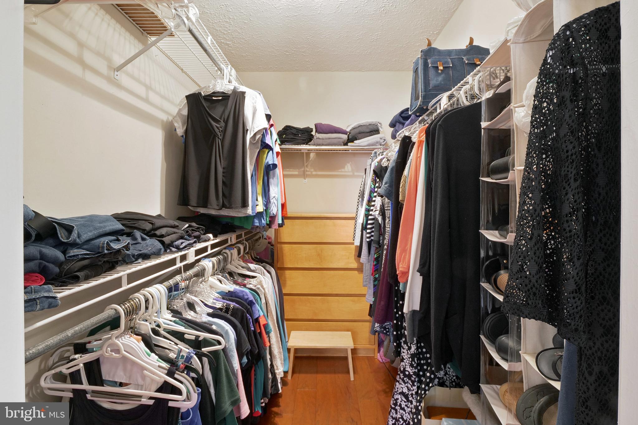 THE FALLS GARDEN - Residential