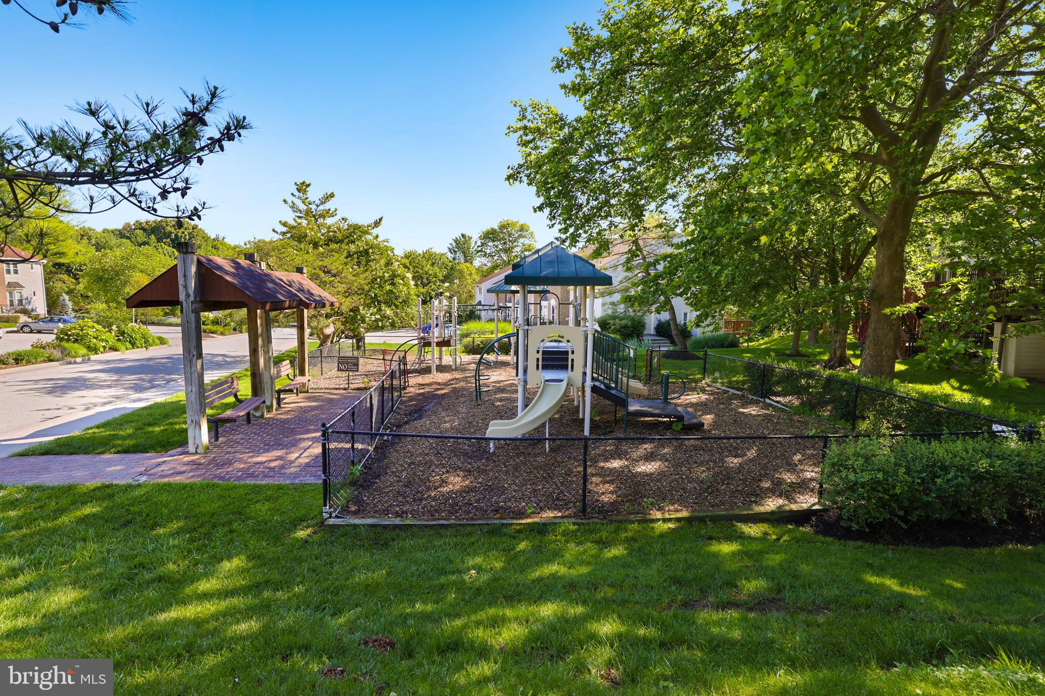 THE FALLS GARDEN - Residential