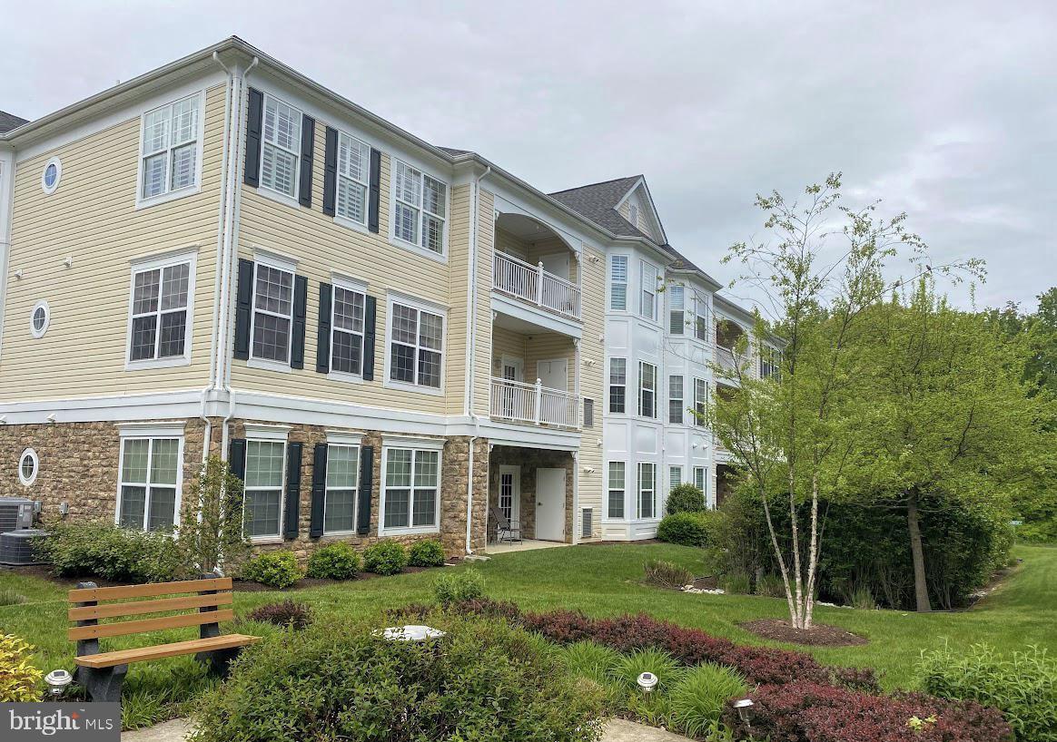 FOUR SEASONS - Residential