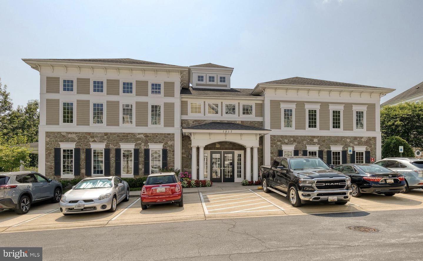 FOUR SEASONS - Residential