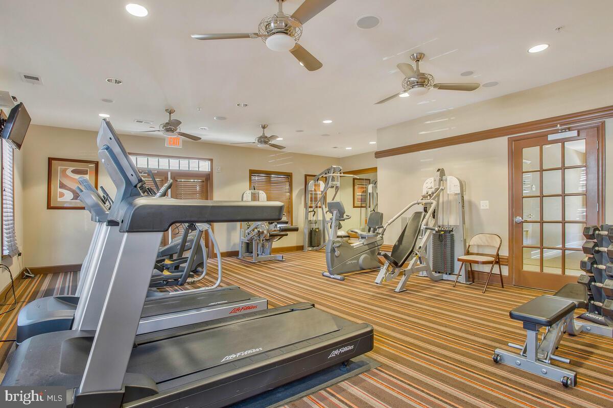 FOUR SEASONS - Residential