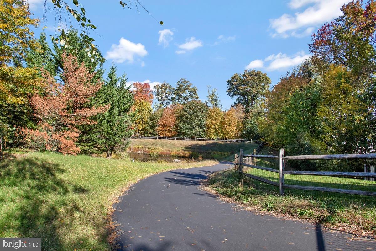 FOUR SEASONS - Residential