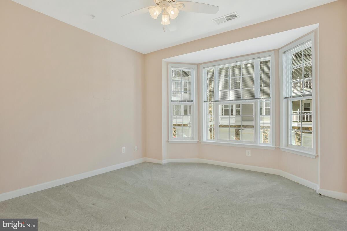 FOUR SEASONS - Residential