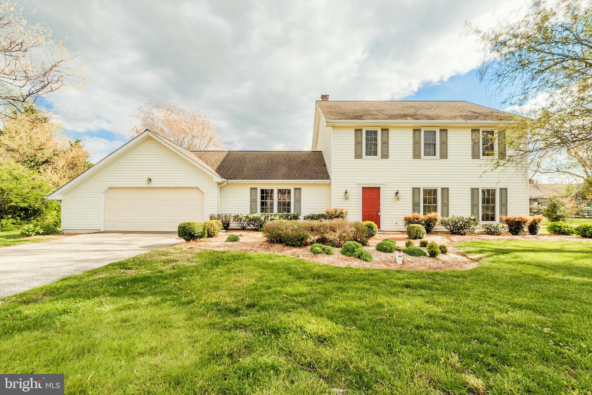 QUEEN ANNE COLONY - Residential