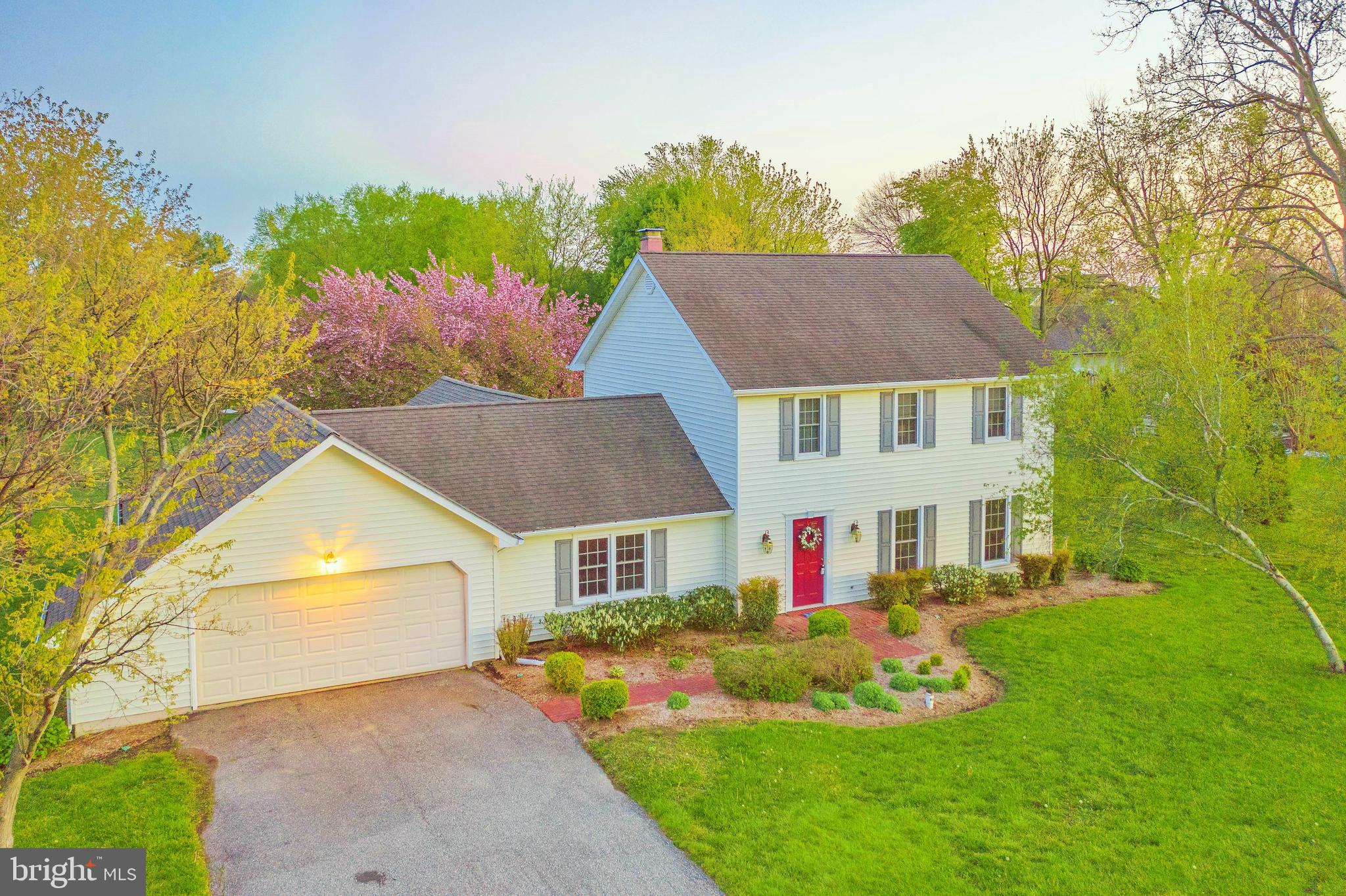 QUEEN ANNE COLONY - Residential