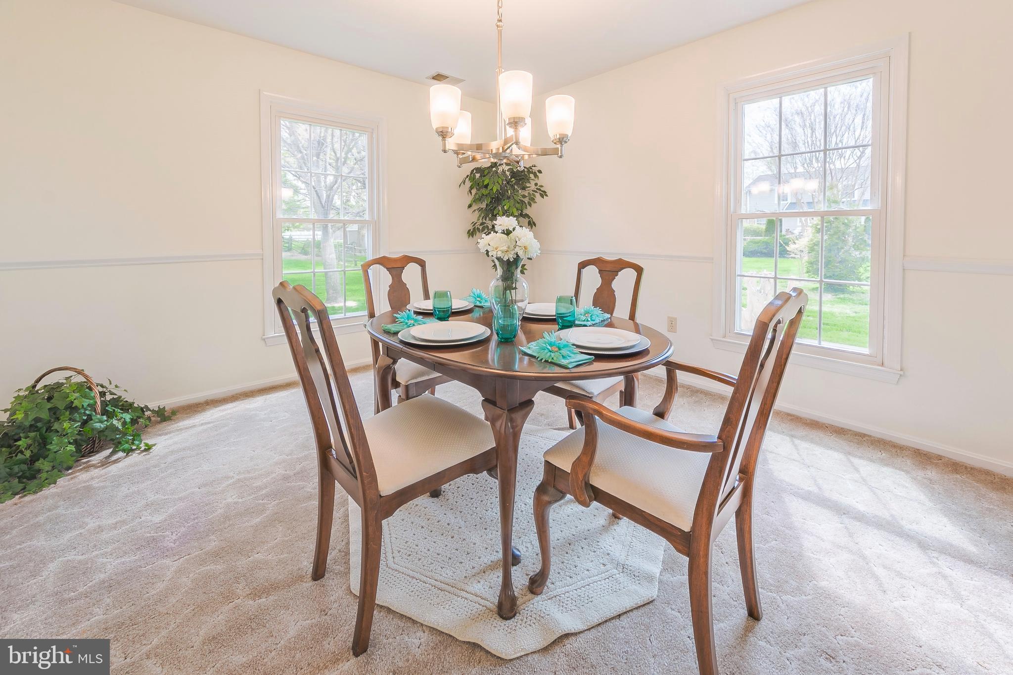 QUEEN ANNE COLONY - Residential