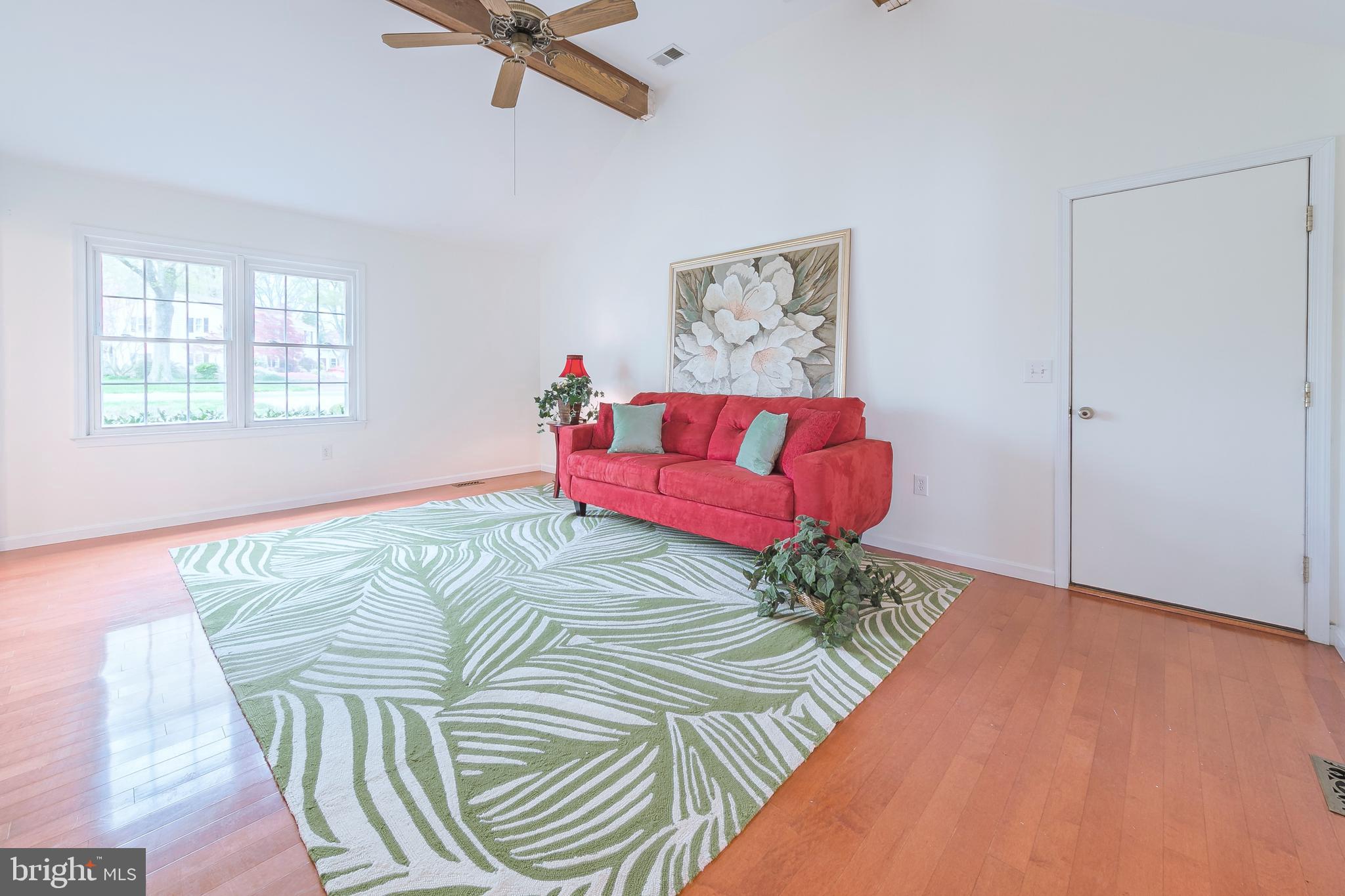 QUEEN ANNE COLONY - Residential