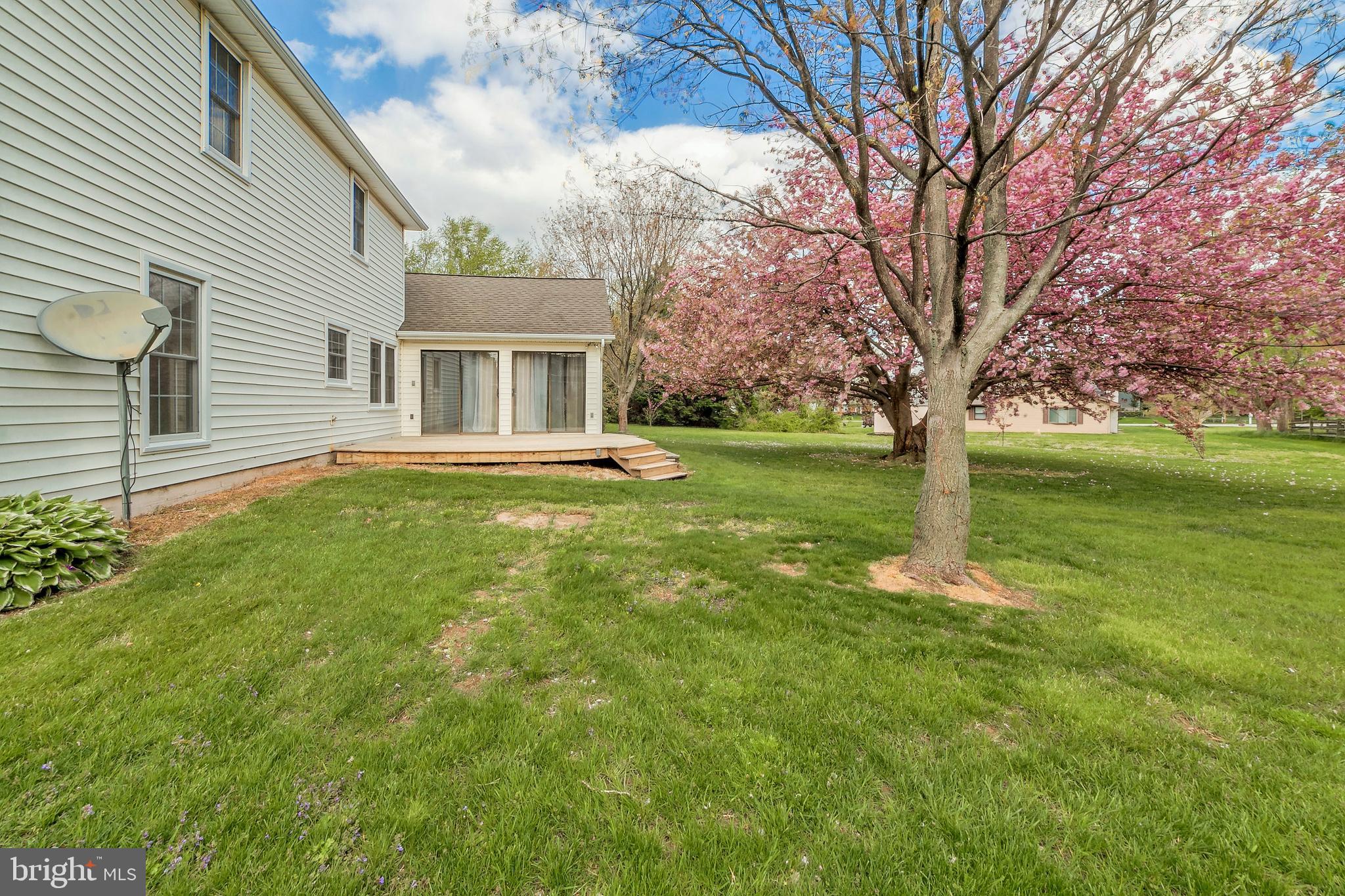 QUEEN ANNE COLONY - Residential