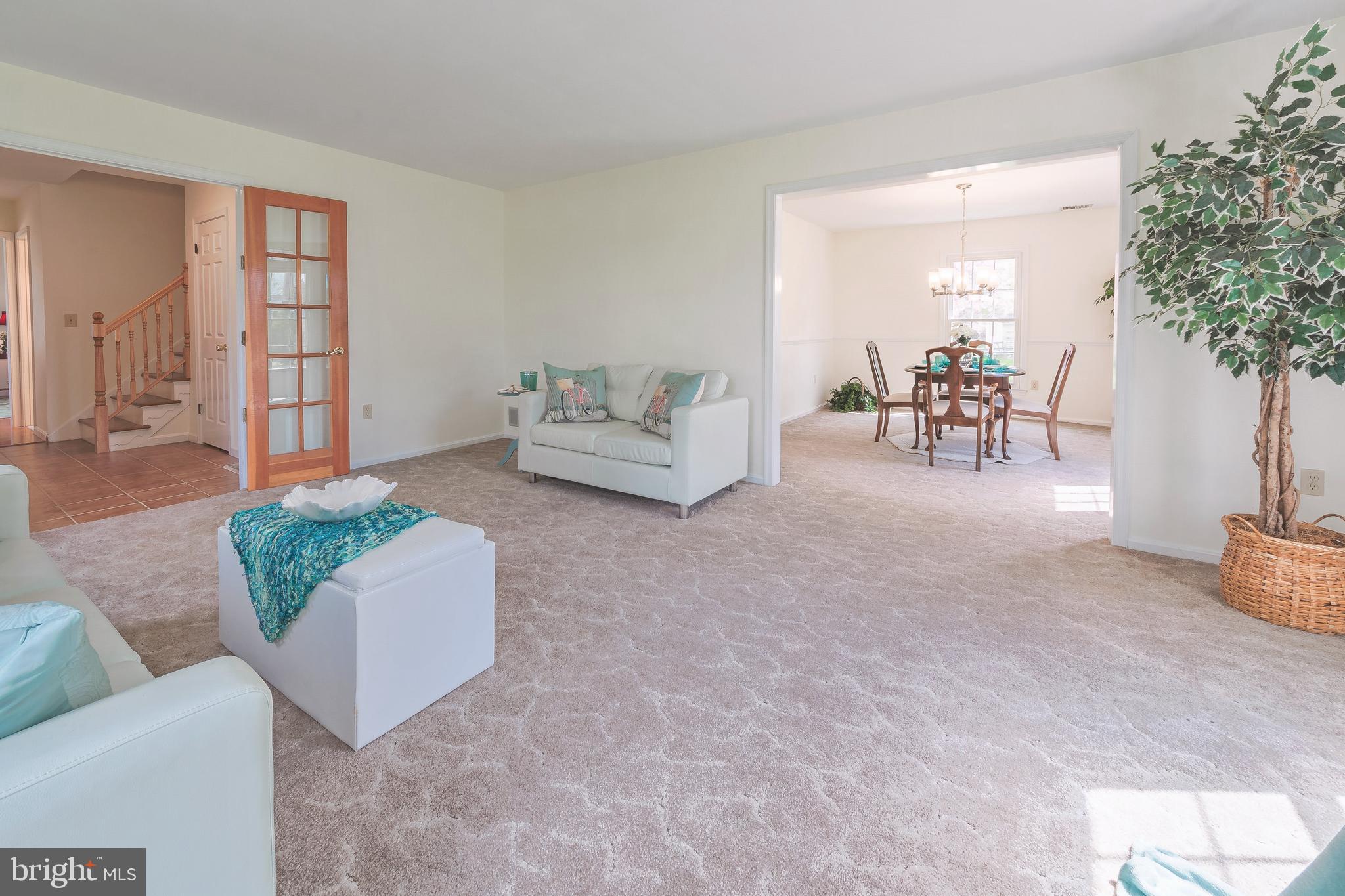 QUEEN ANNE COLONY - Residential