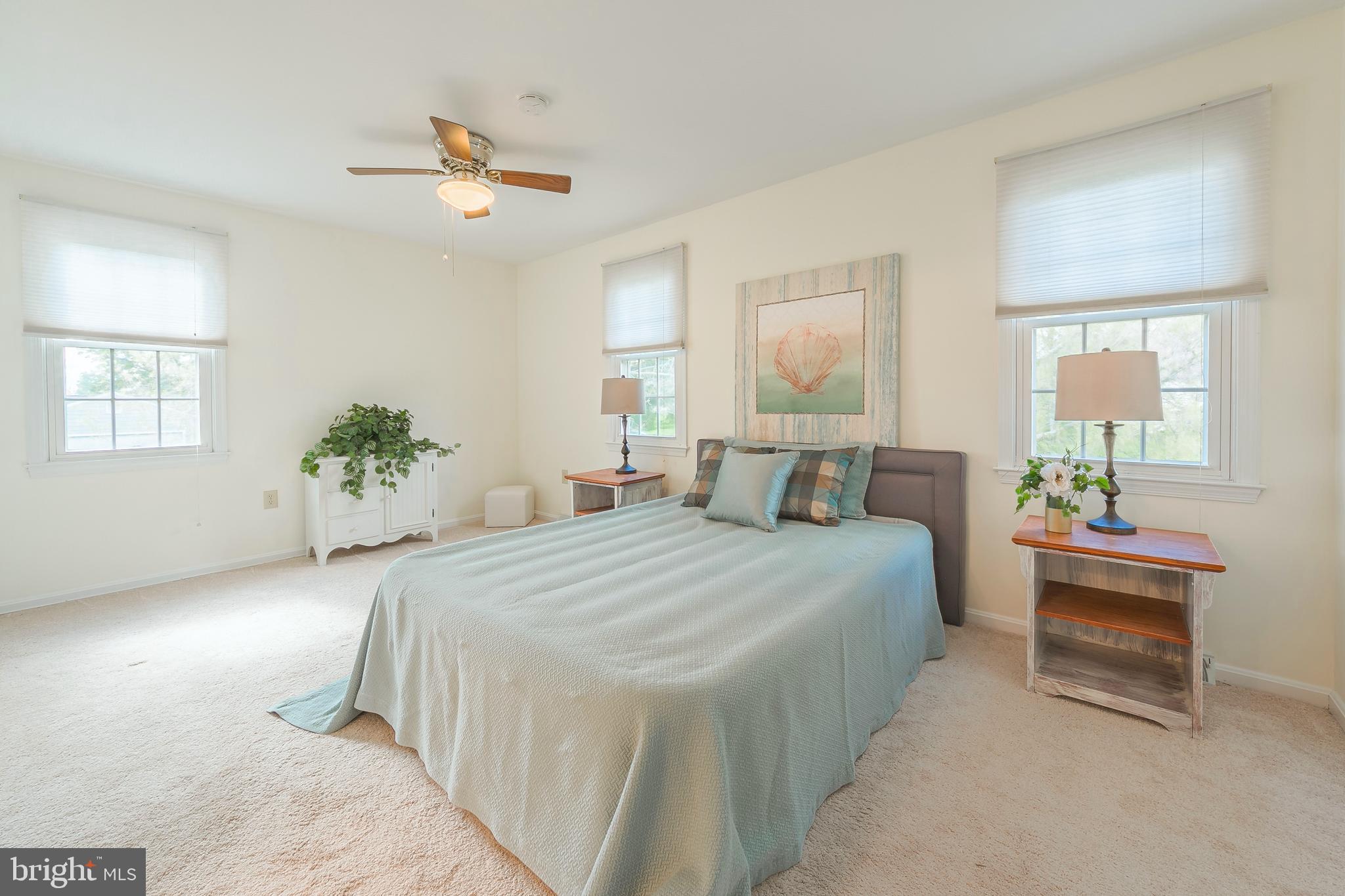 QUEEN ANNE COLONY - Residential