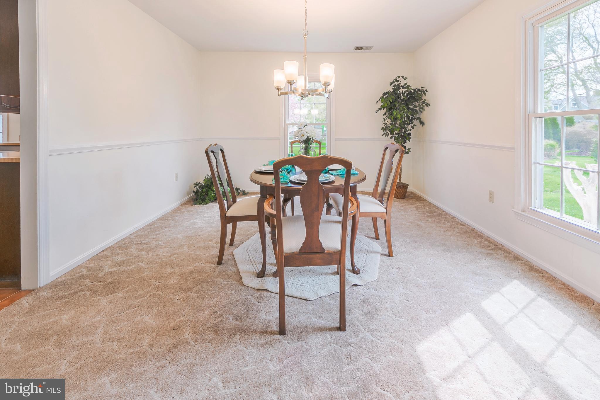 QUEEN ANNE COLONY - Residential