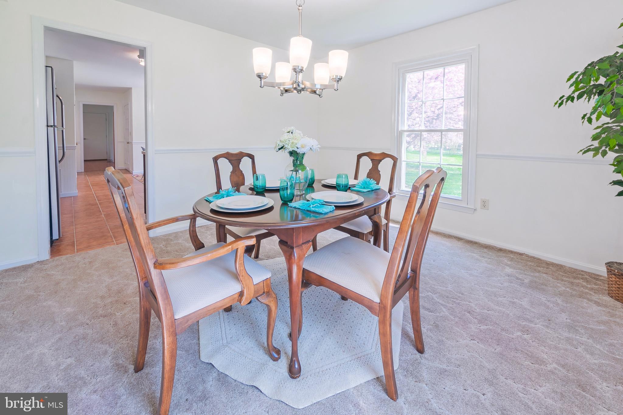 QUEEN ANNE COLONY - Residential