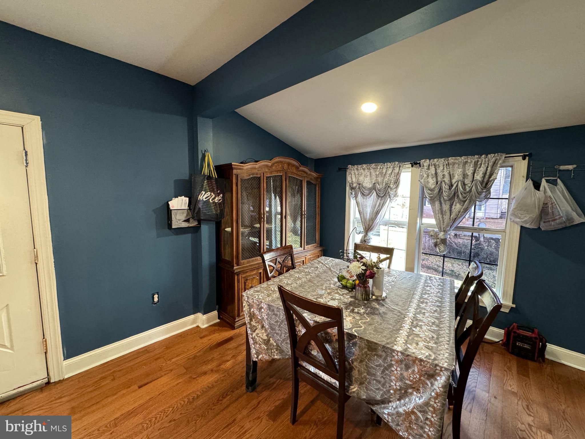 GRETTAS ADDN TO RIVERDAL - Residential