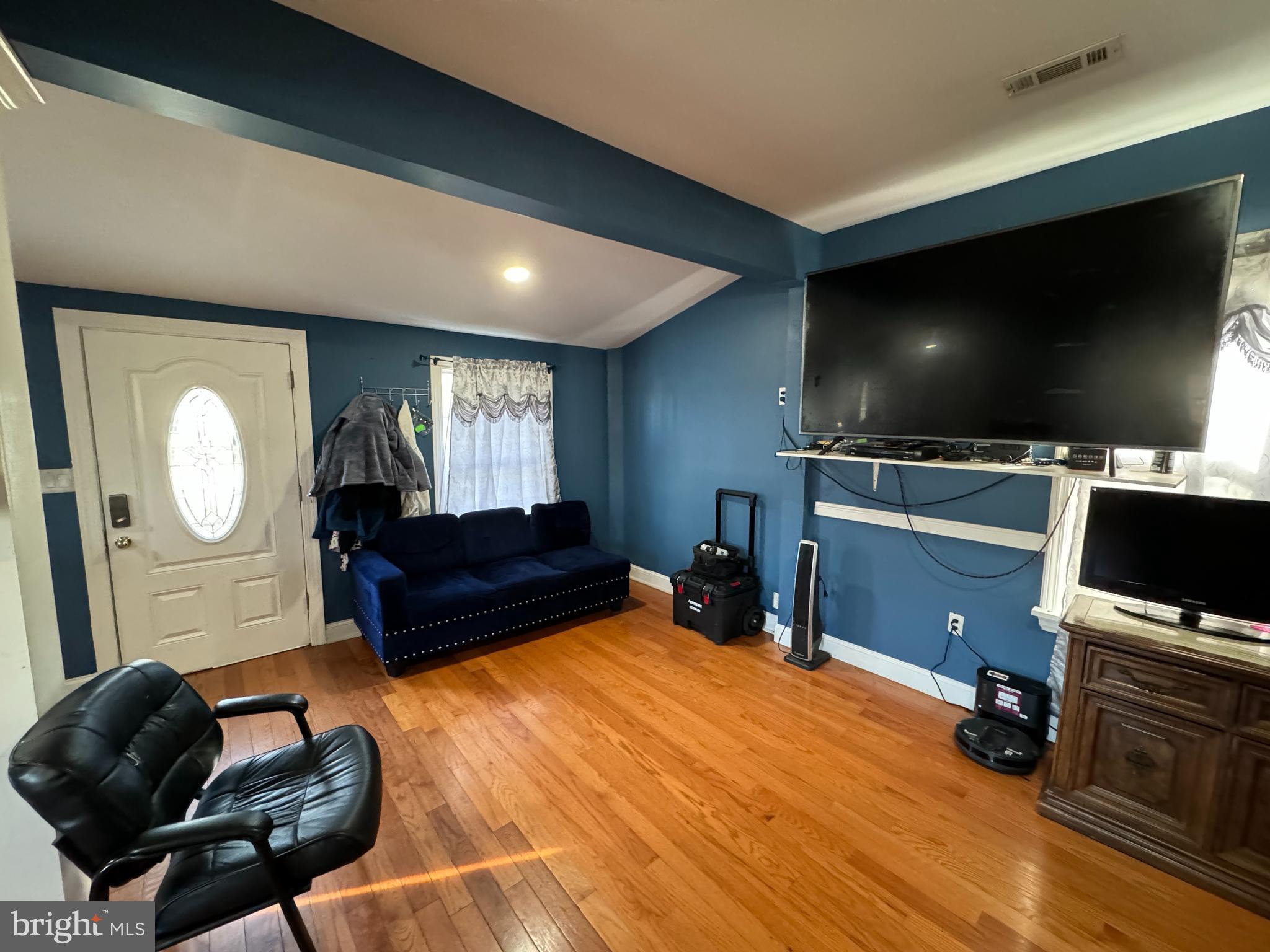 GRETTAS ADDN TO RIVERDAL - Residential