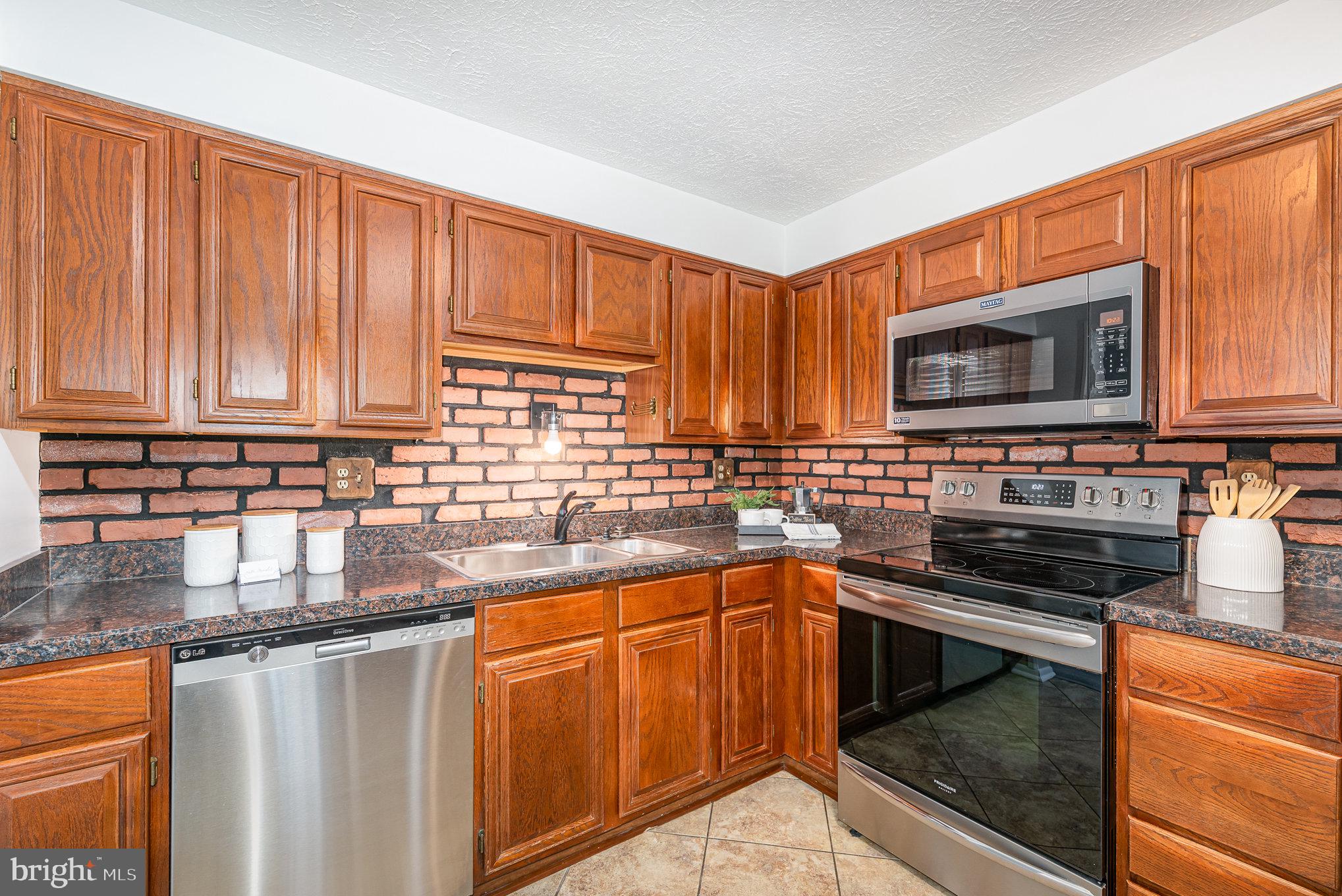 PINEDALE WOODS - Residential