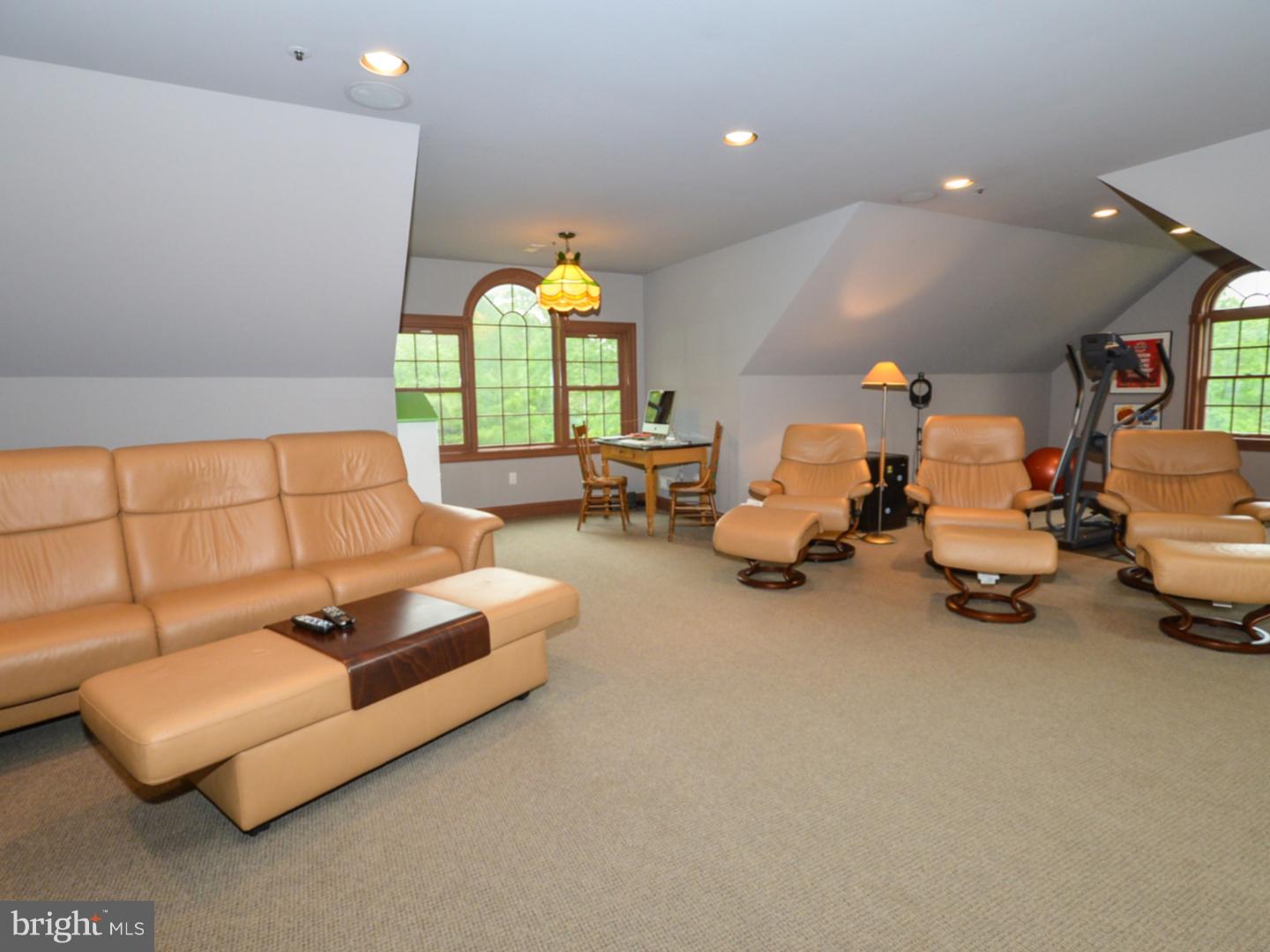COUNTRY CLUB ESTS - Residential