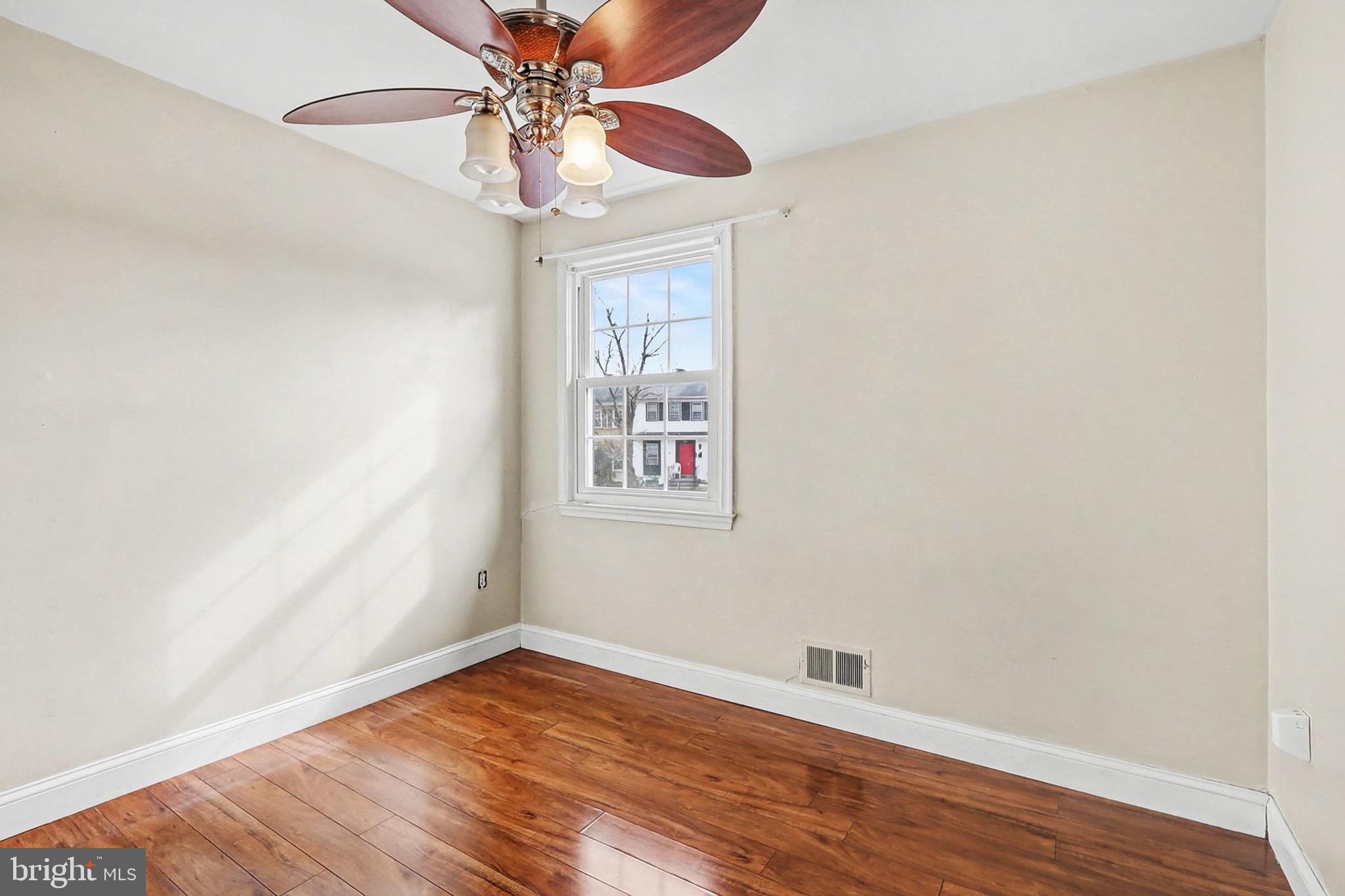 GREENWICH HILL - Residential