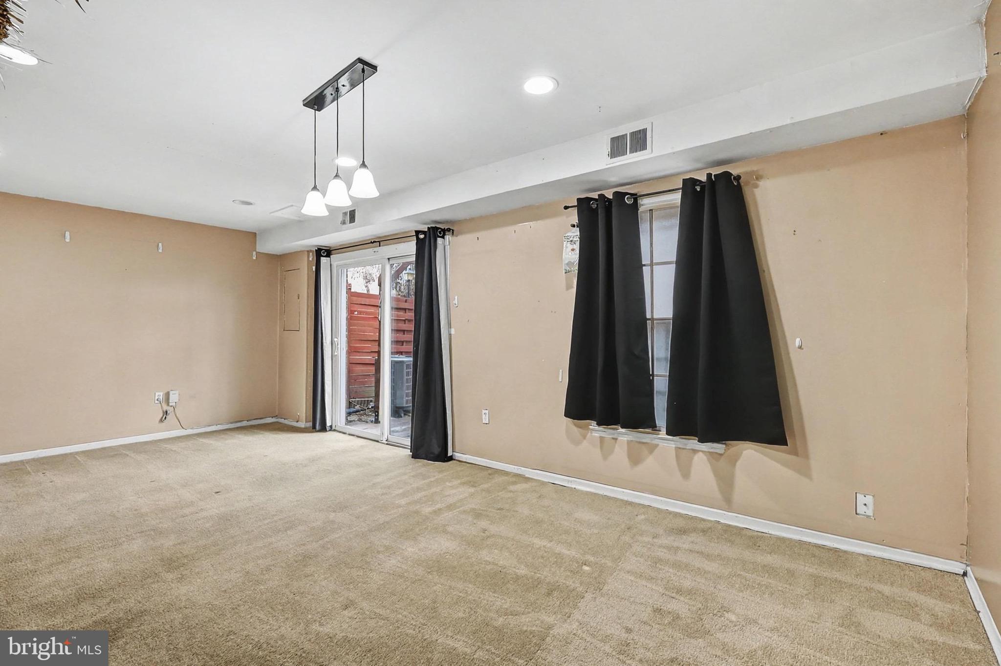 GREENWICH HILL - Residential