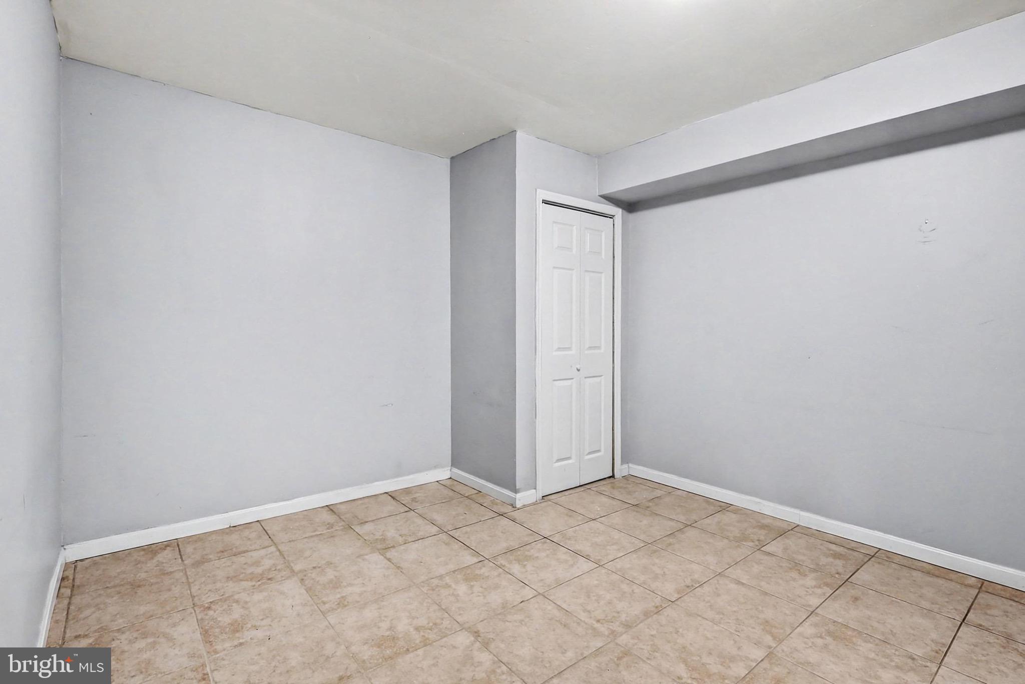 GREENWICH HILL - Residential