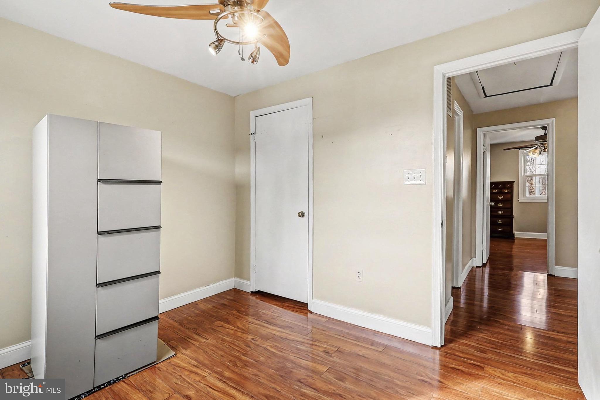 GREENWICH HILL - Residential