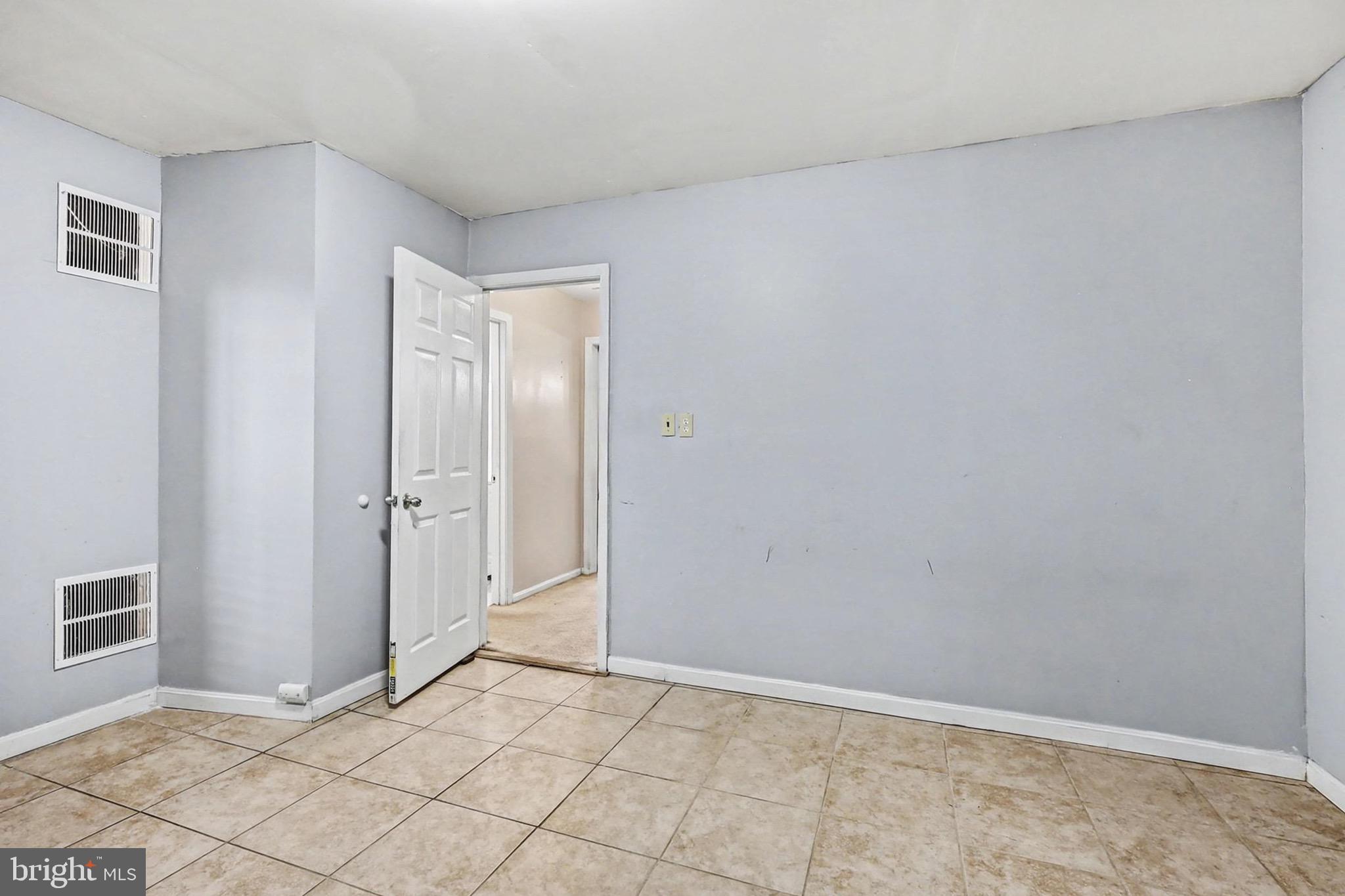 GREENWICH HILL - Residential