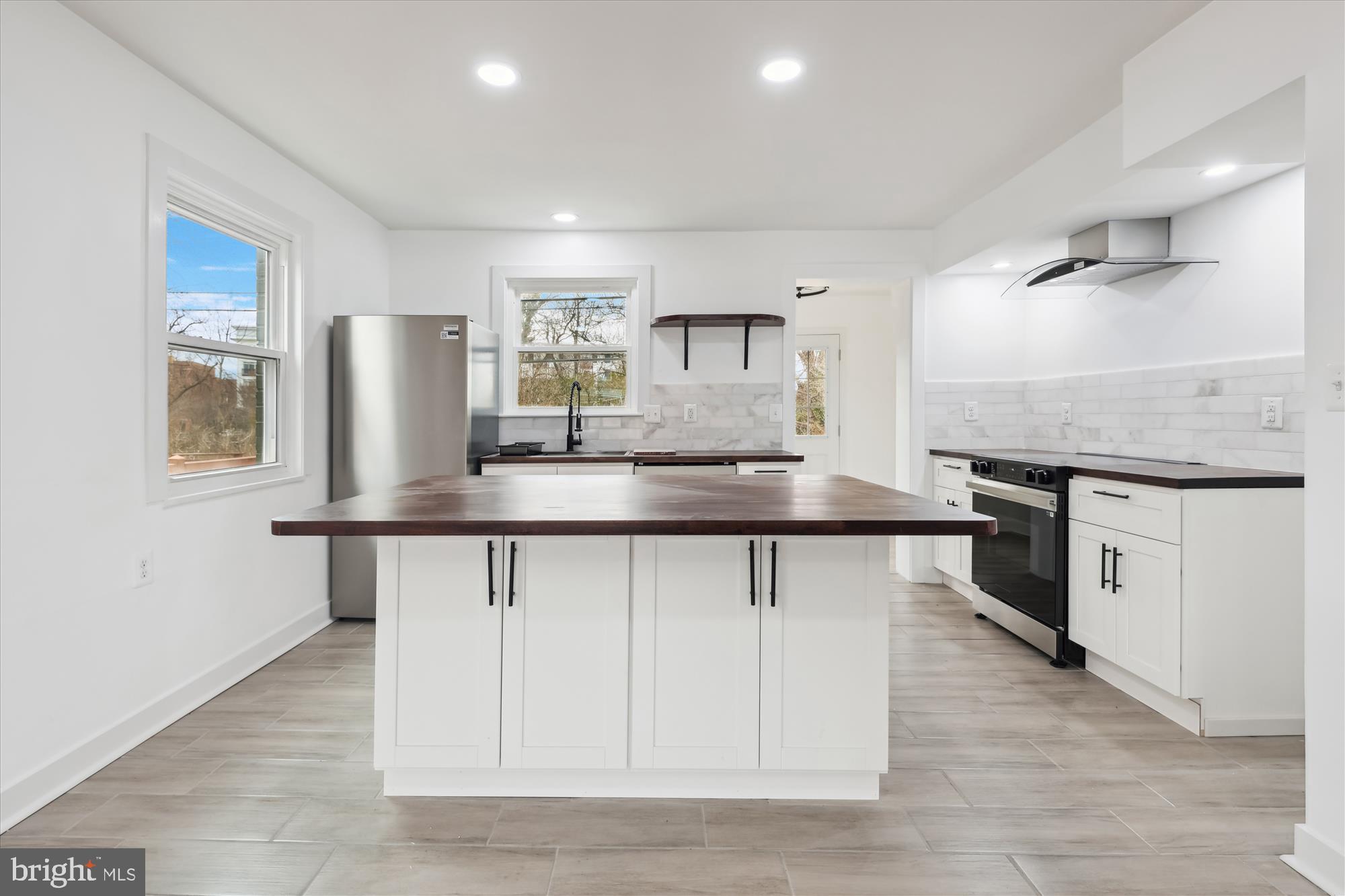 RIVER TERRACE - Residential Lease