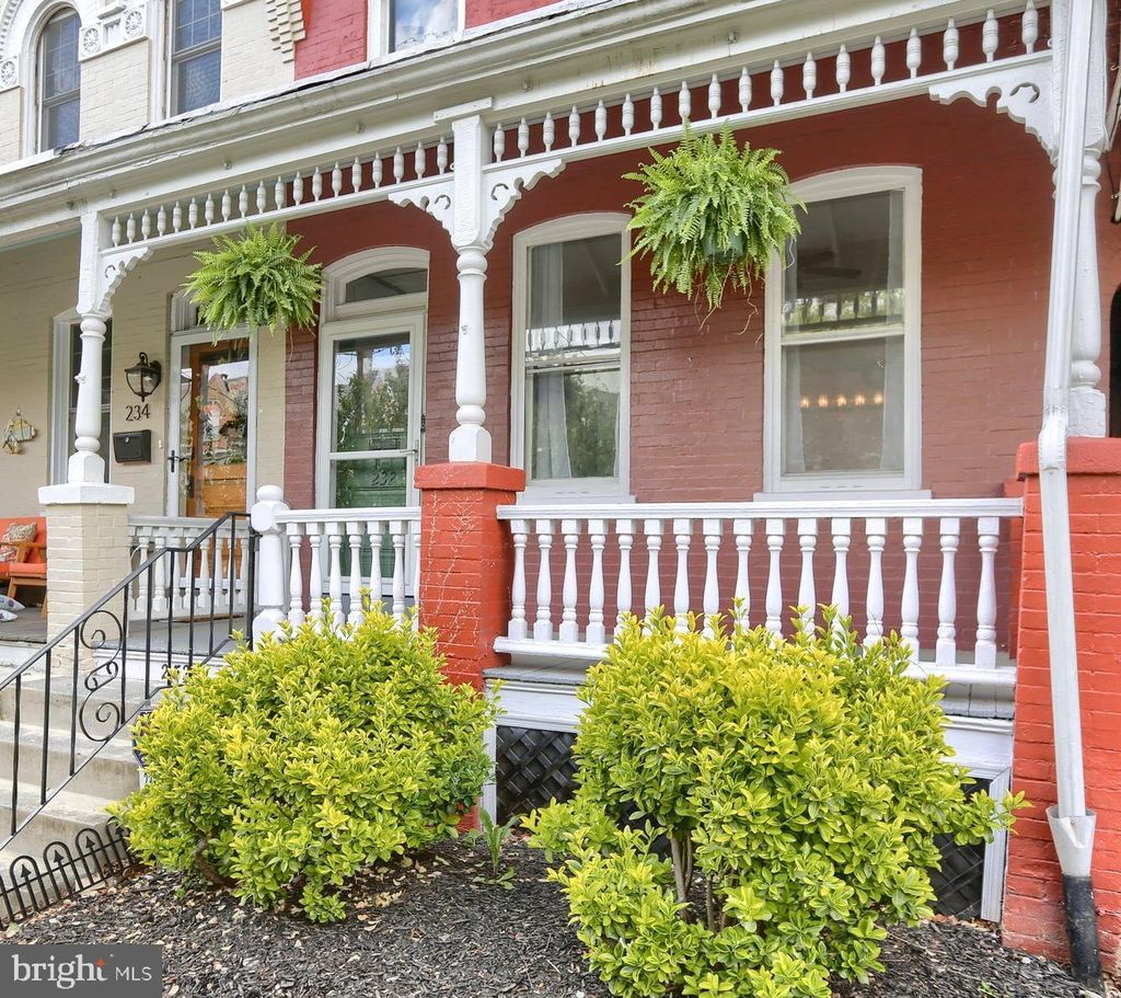 Photo of 232 E NEW ST, LANCASTER, PA 17602 (MLS # PALA2034716)