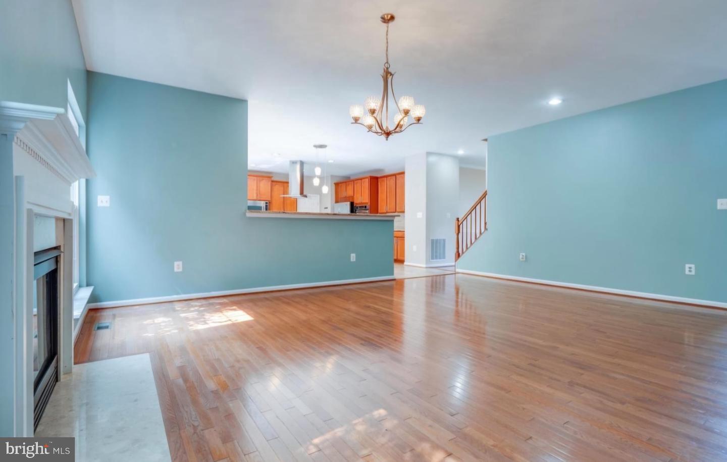 BARRETTS CROSSING - Residential Lease