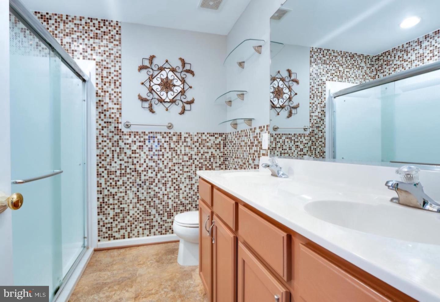 BARRETTS CROSSING - Residential Lease