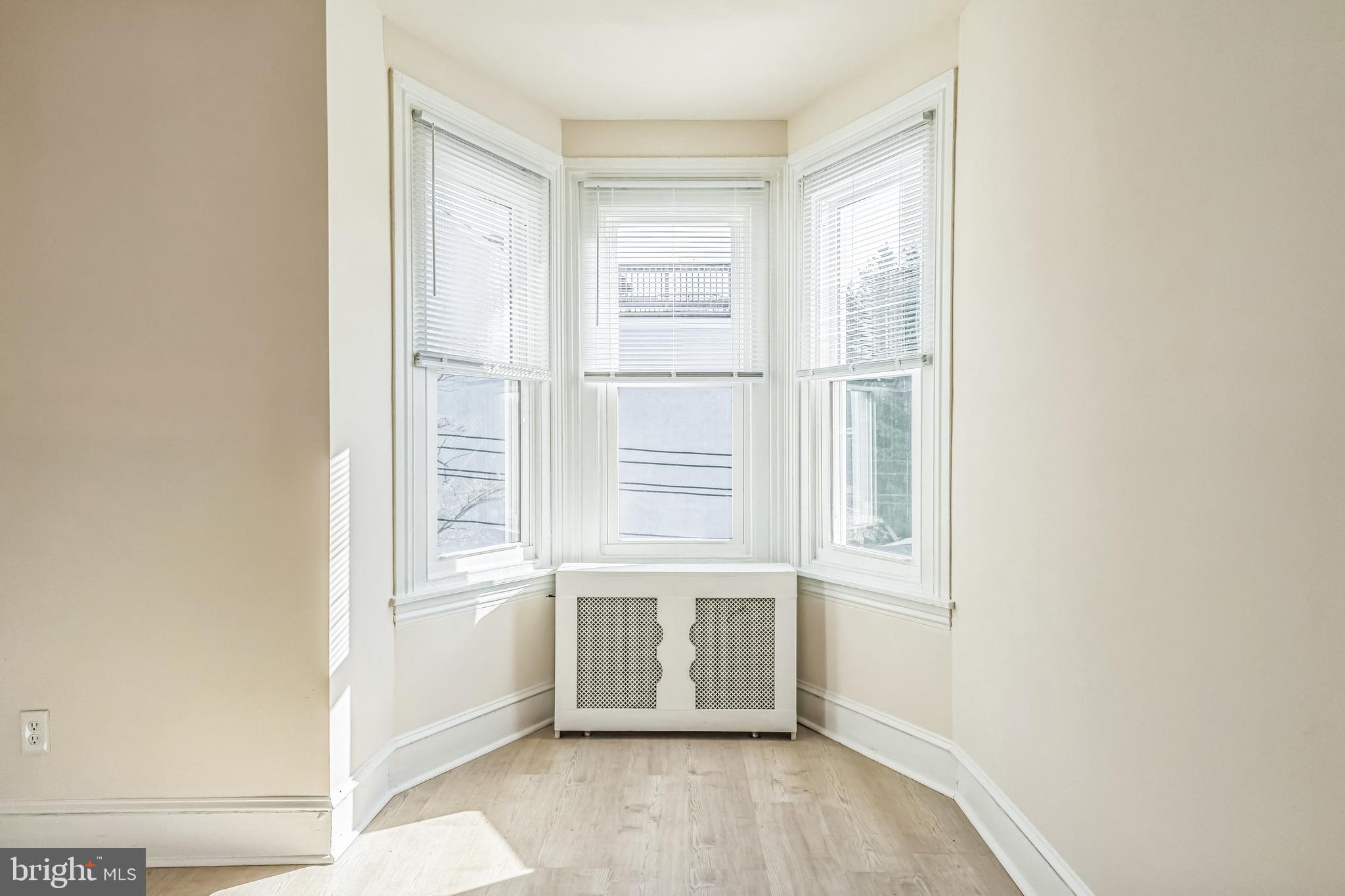 ROXBOROUGH - Residential Lease