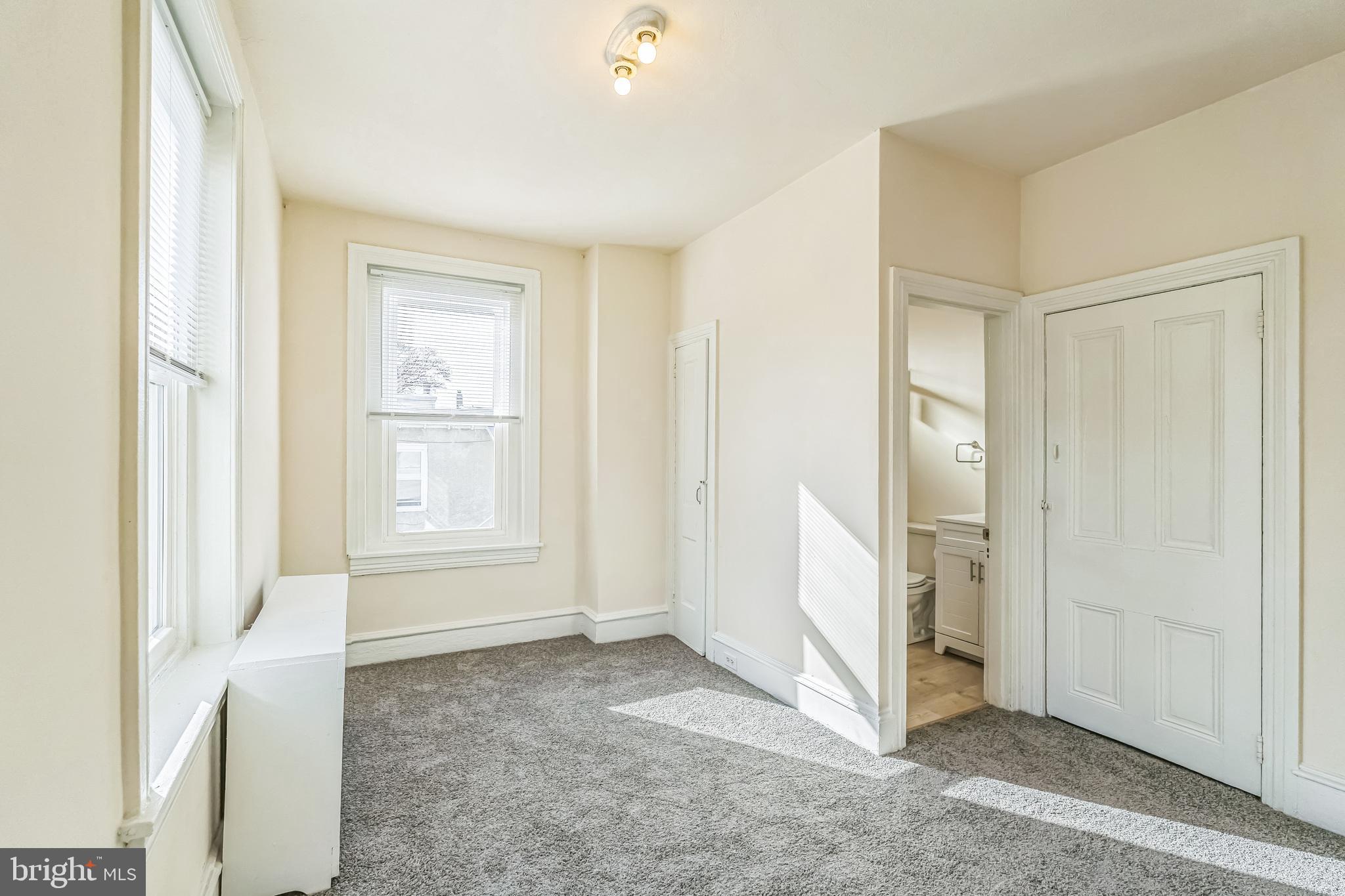 ROXBOROUGH - Residential Lease