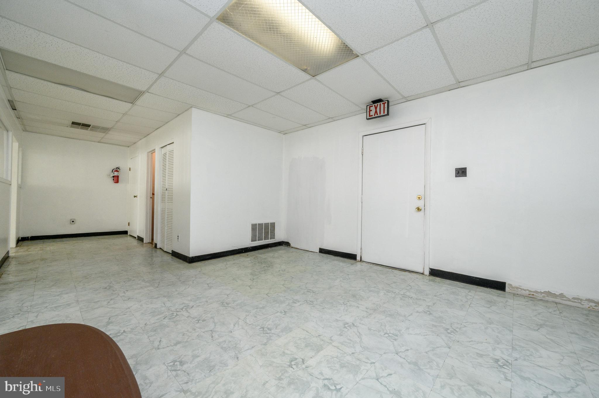431 N WHITE HORSE PIKE N