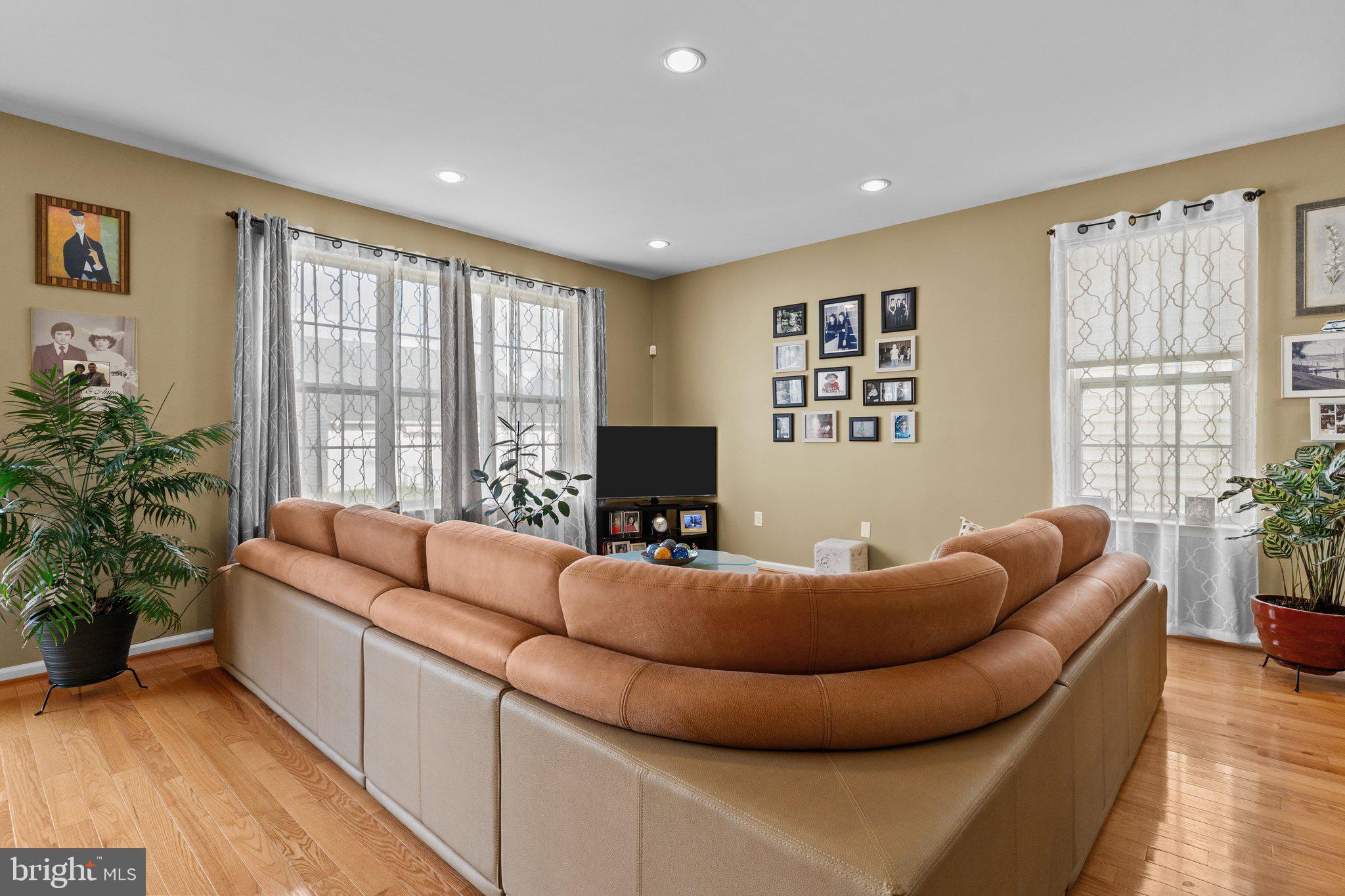 ARBOURS AT EAGLE POINT - Residential