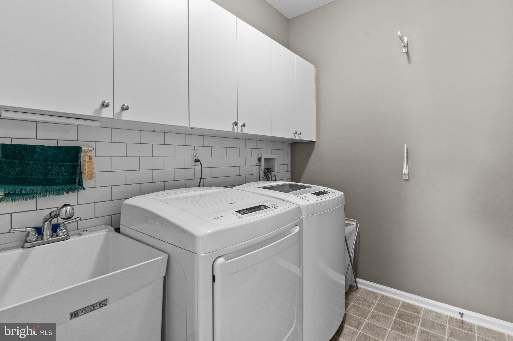 ARBOURS AT EAGLE POINT - Residential