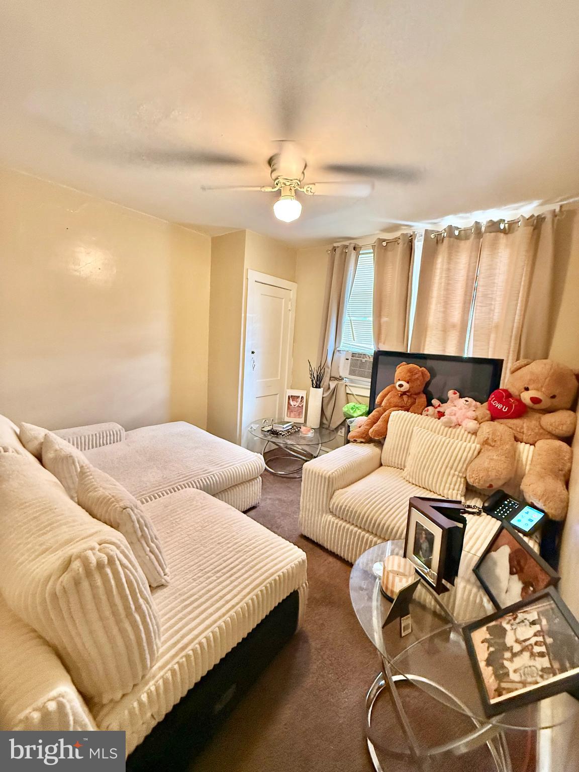 OXFORD CIRCLE - Residential Income