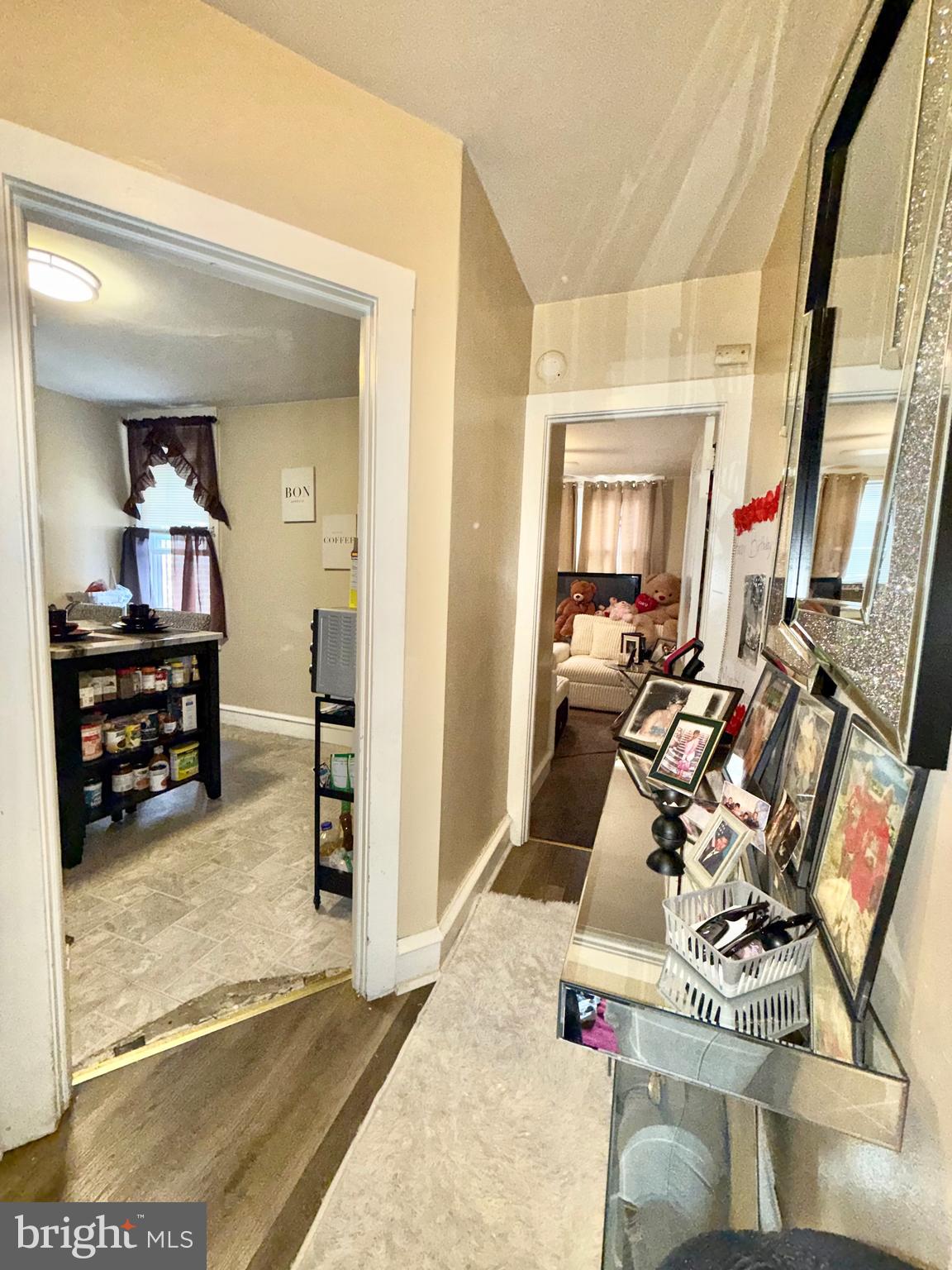 OXFORD CIRCLE - Residential Income