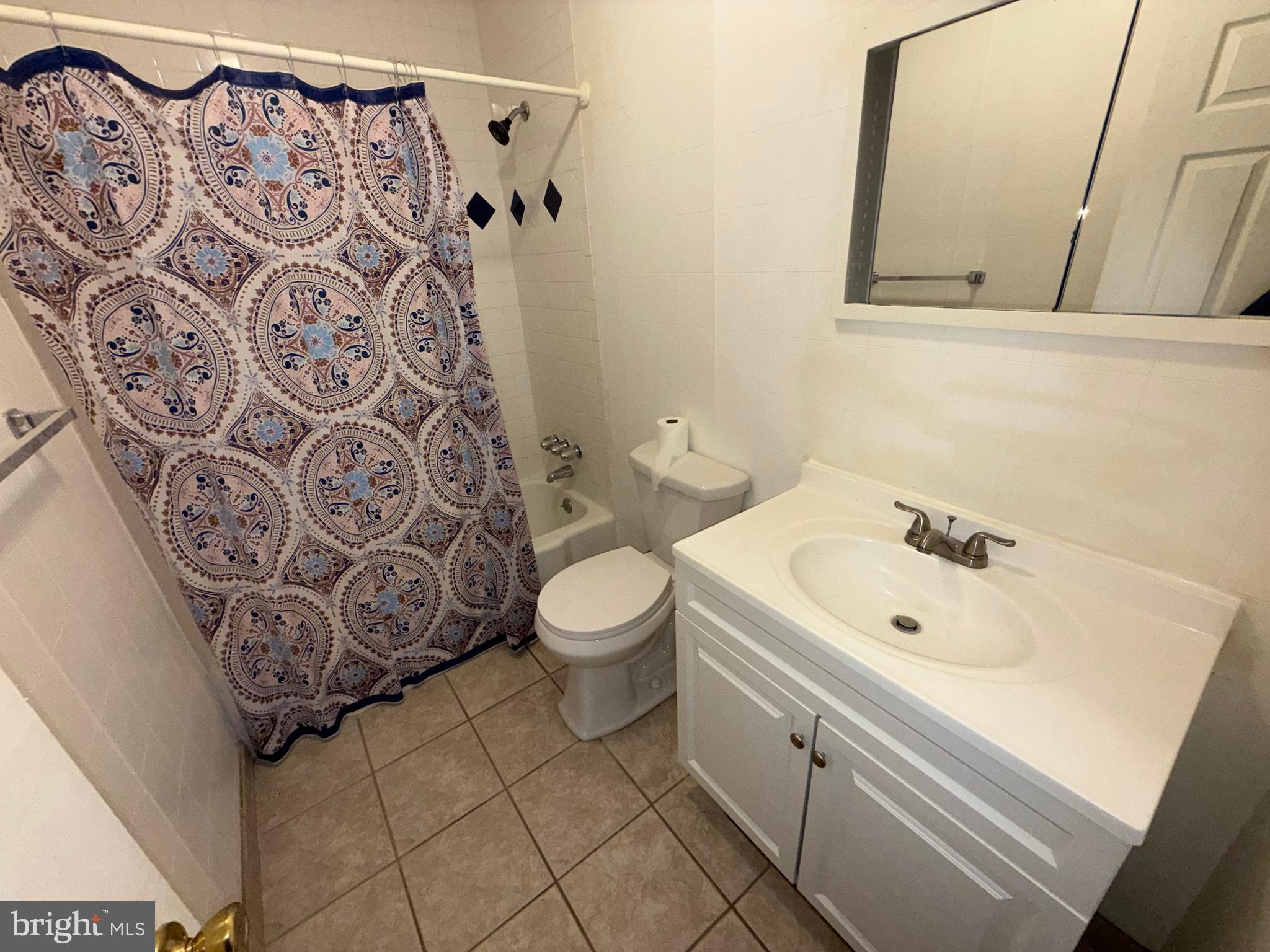 OXFORD CIRCLE - Residential Income