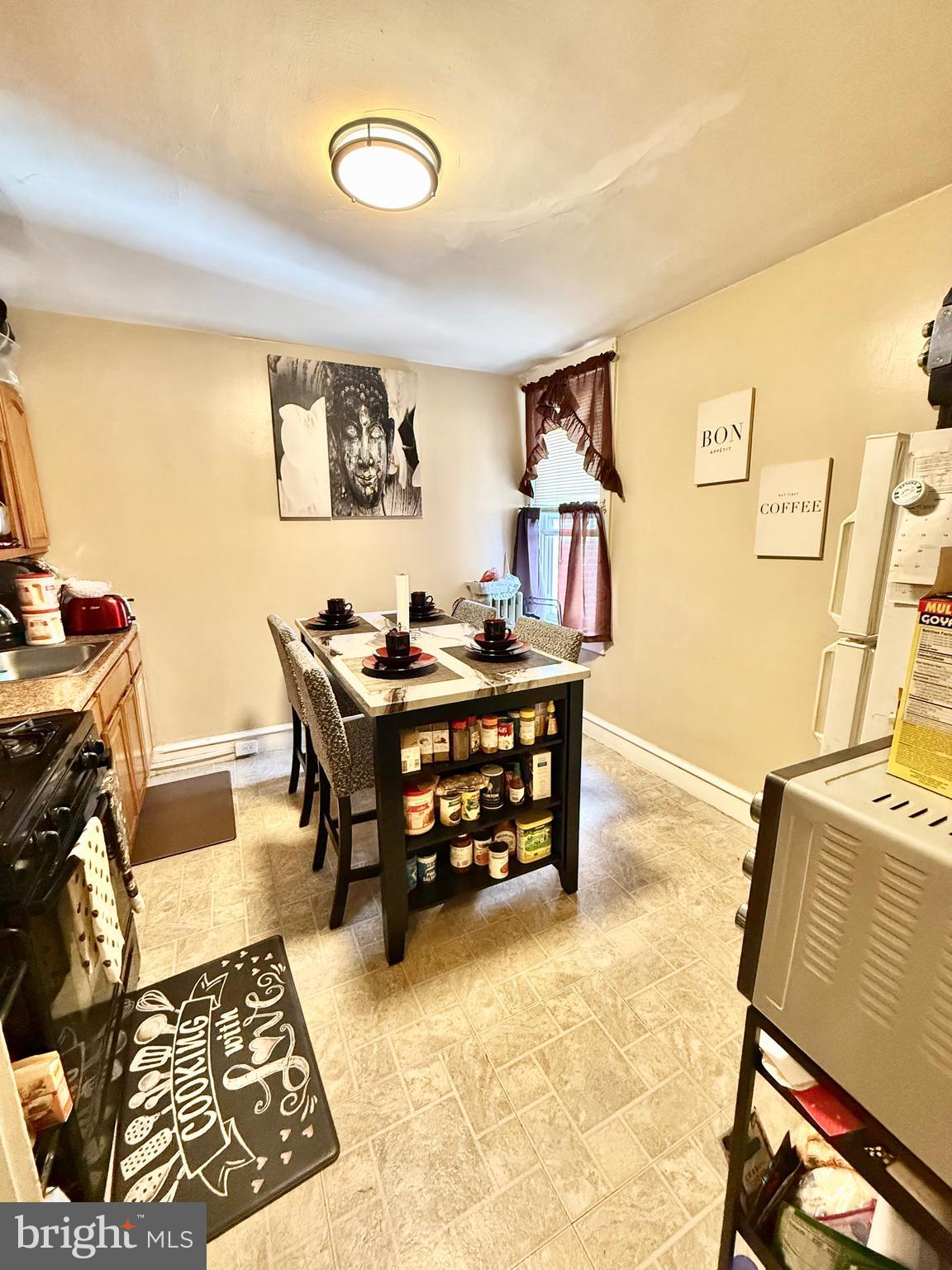 OXFORD CIRCLE - Residential Income