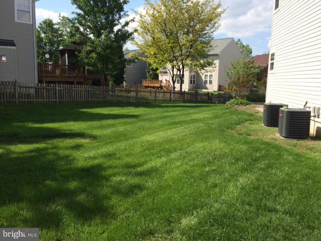 SIGNATURE AT BROADLANDS - Residential