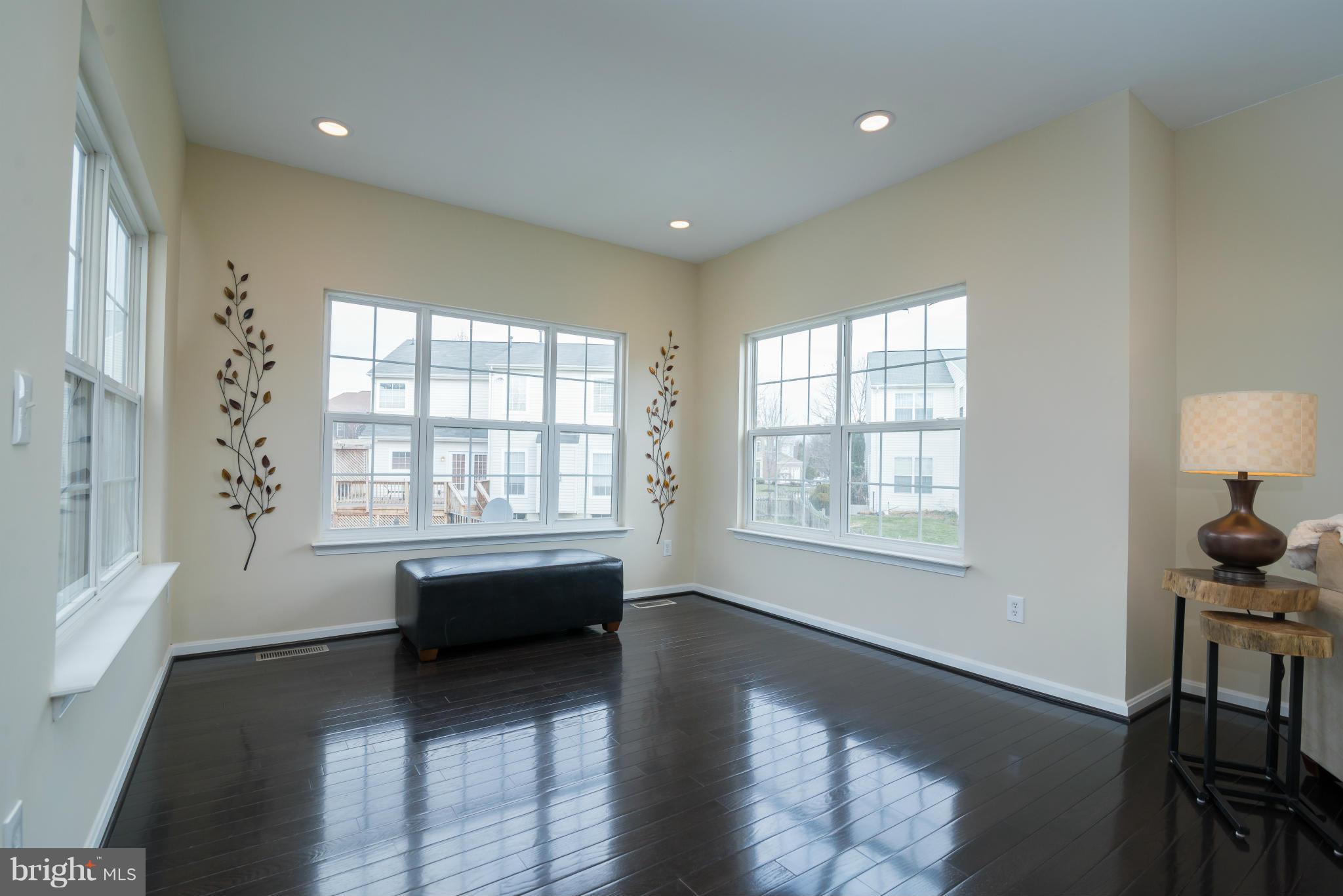 SIGNATURE AT BROADLANDS - Residential