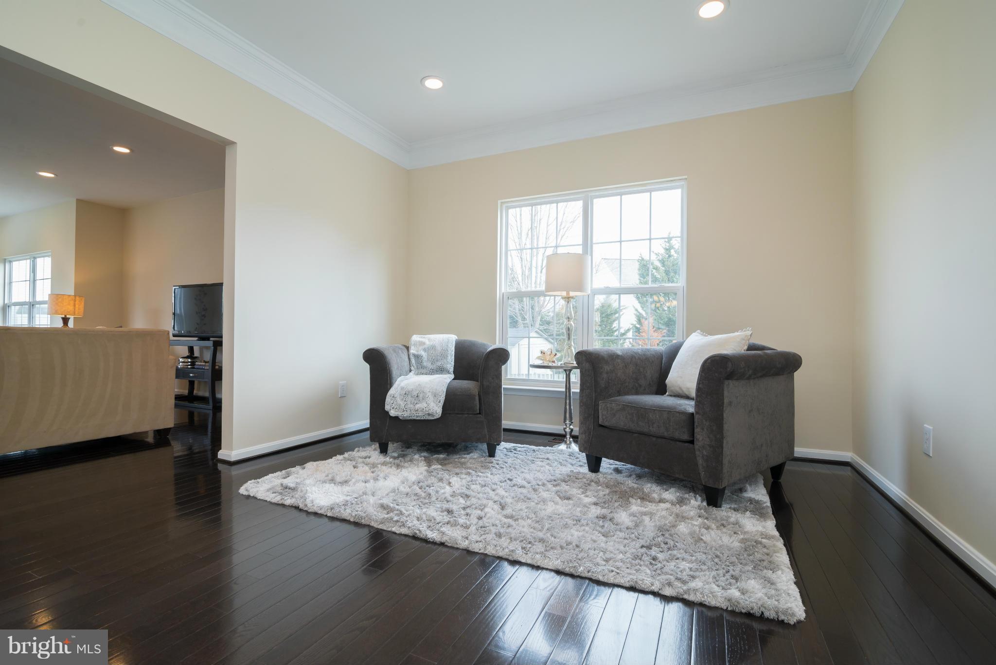 SIGNATURE AT BROADLANDS - Residential