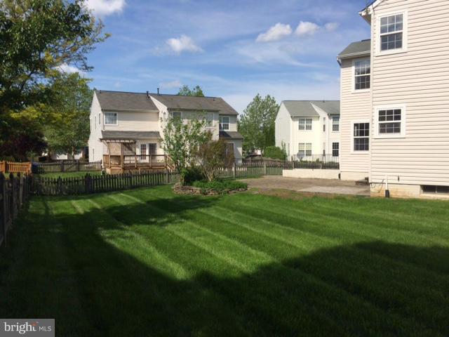 SIGNATURE AT BROADLANDS - Residential