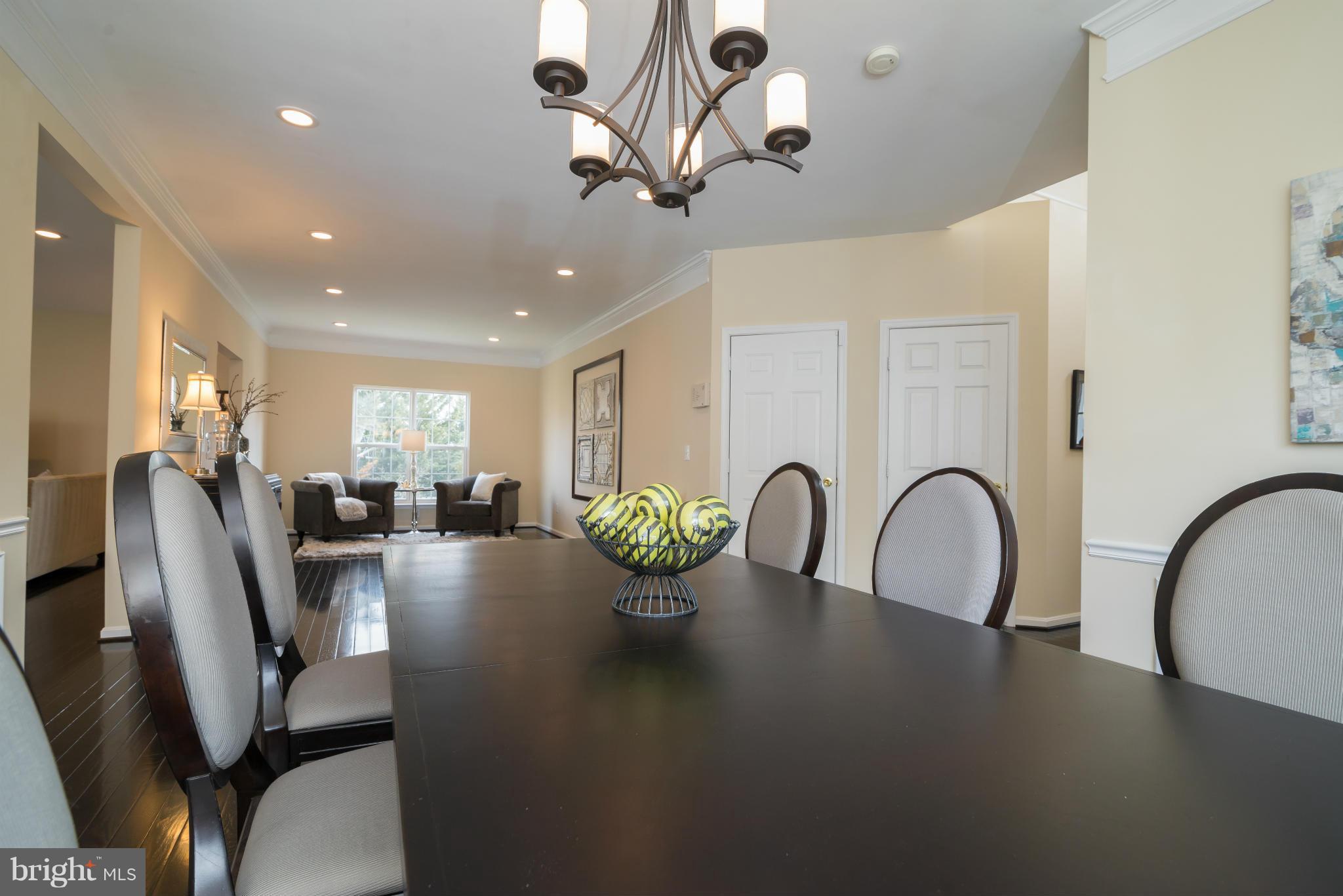 SIGNATURE AT BROADLANDS - Residential