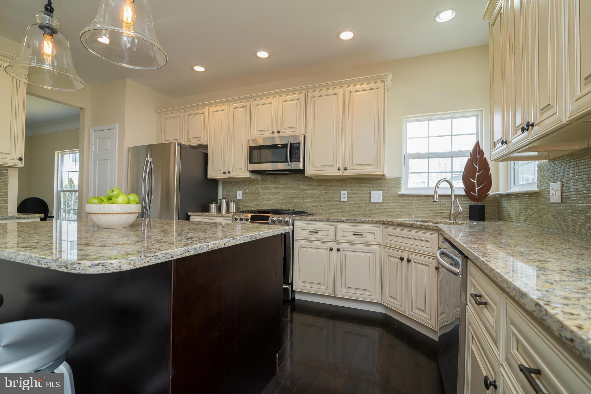 SIGNATURE AT BROADLANDS - Residential